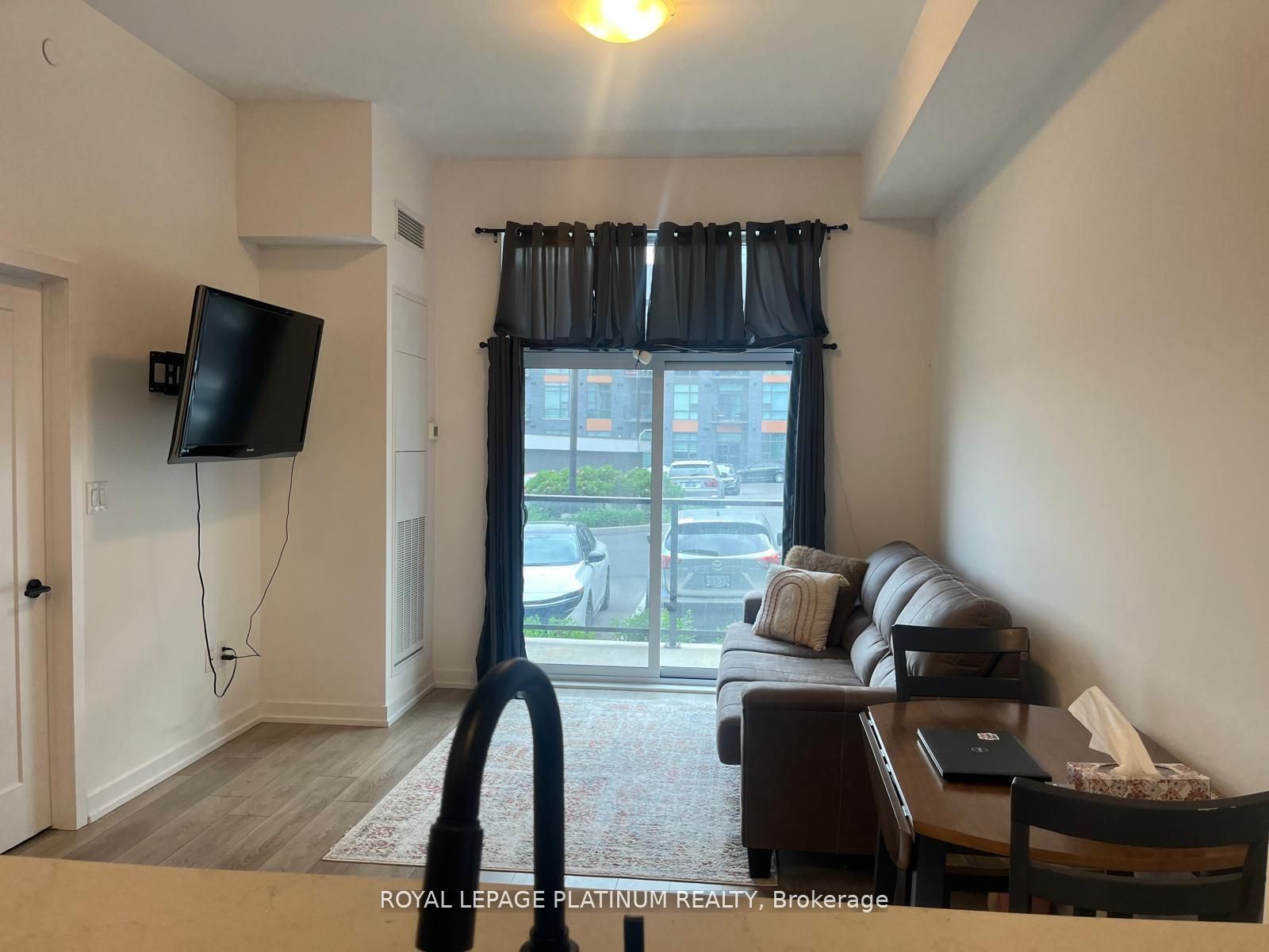 470 Dundas Street E 114 Property Photo 7
