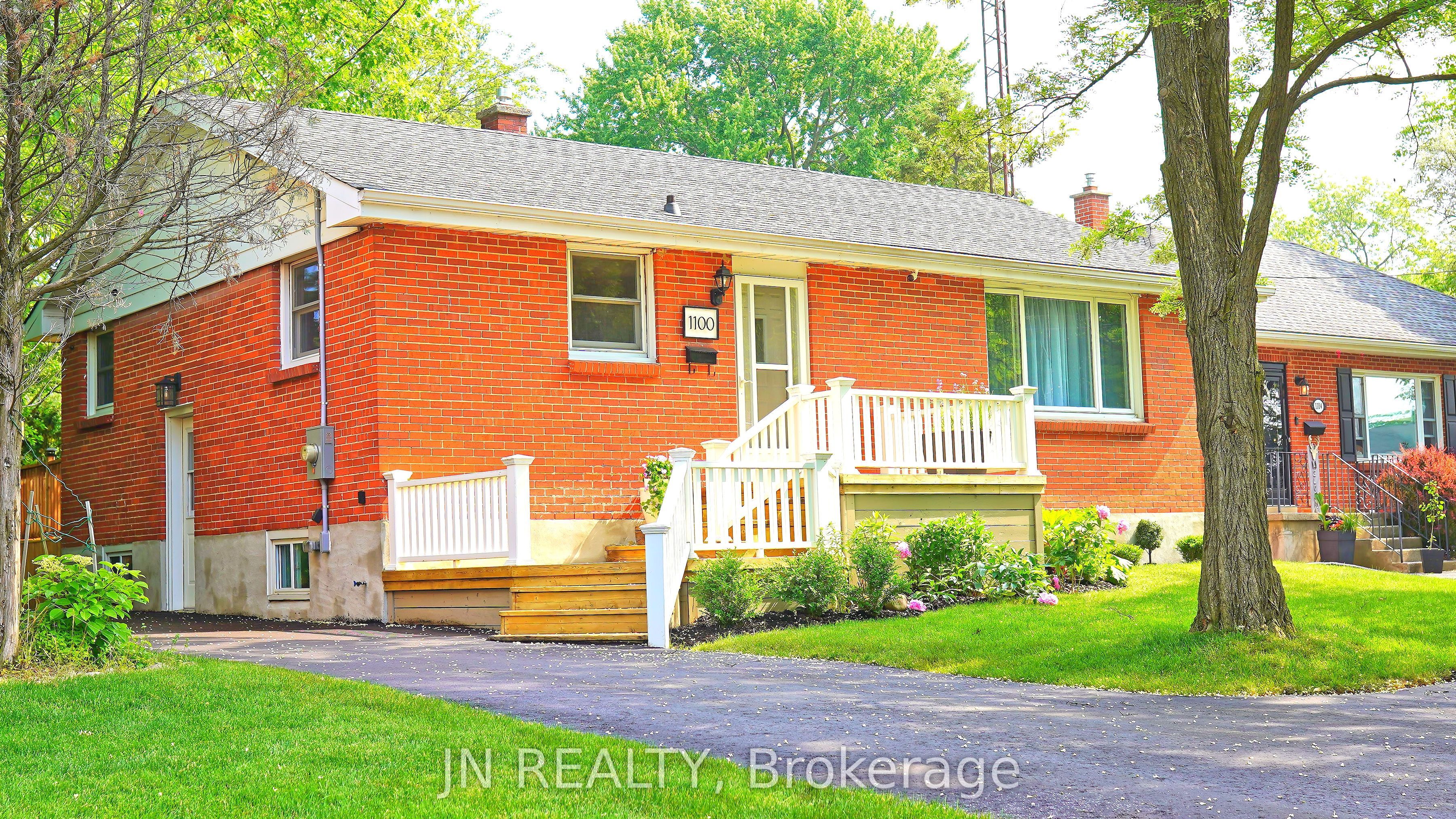 1100 Bruce Street Property Photo 1