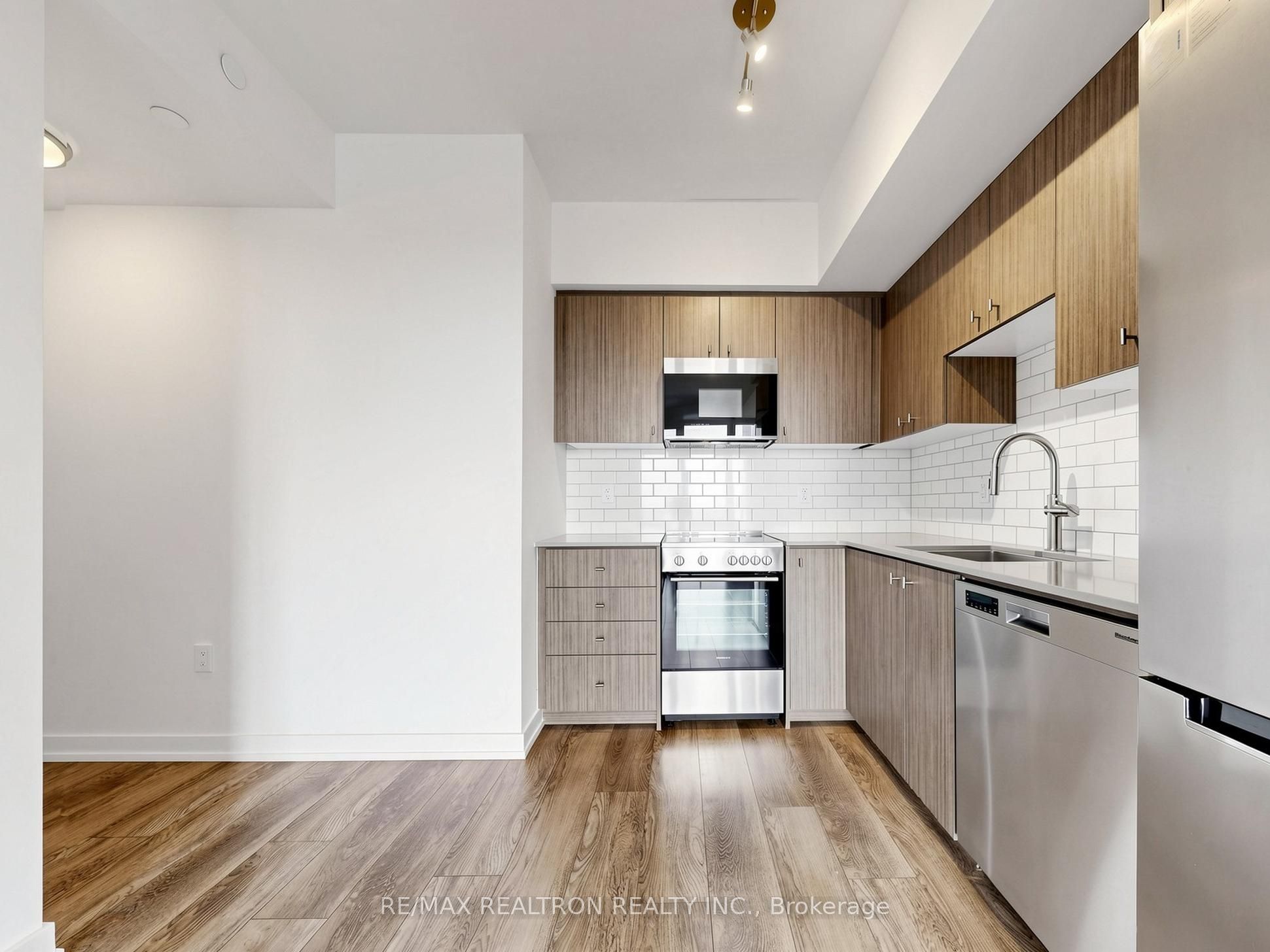 15 Wellington Street S 1210 Property Photo 7