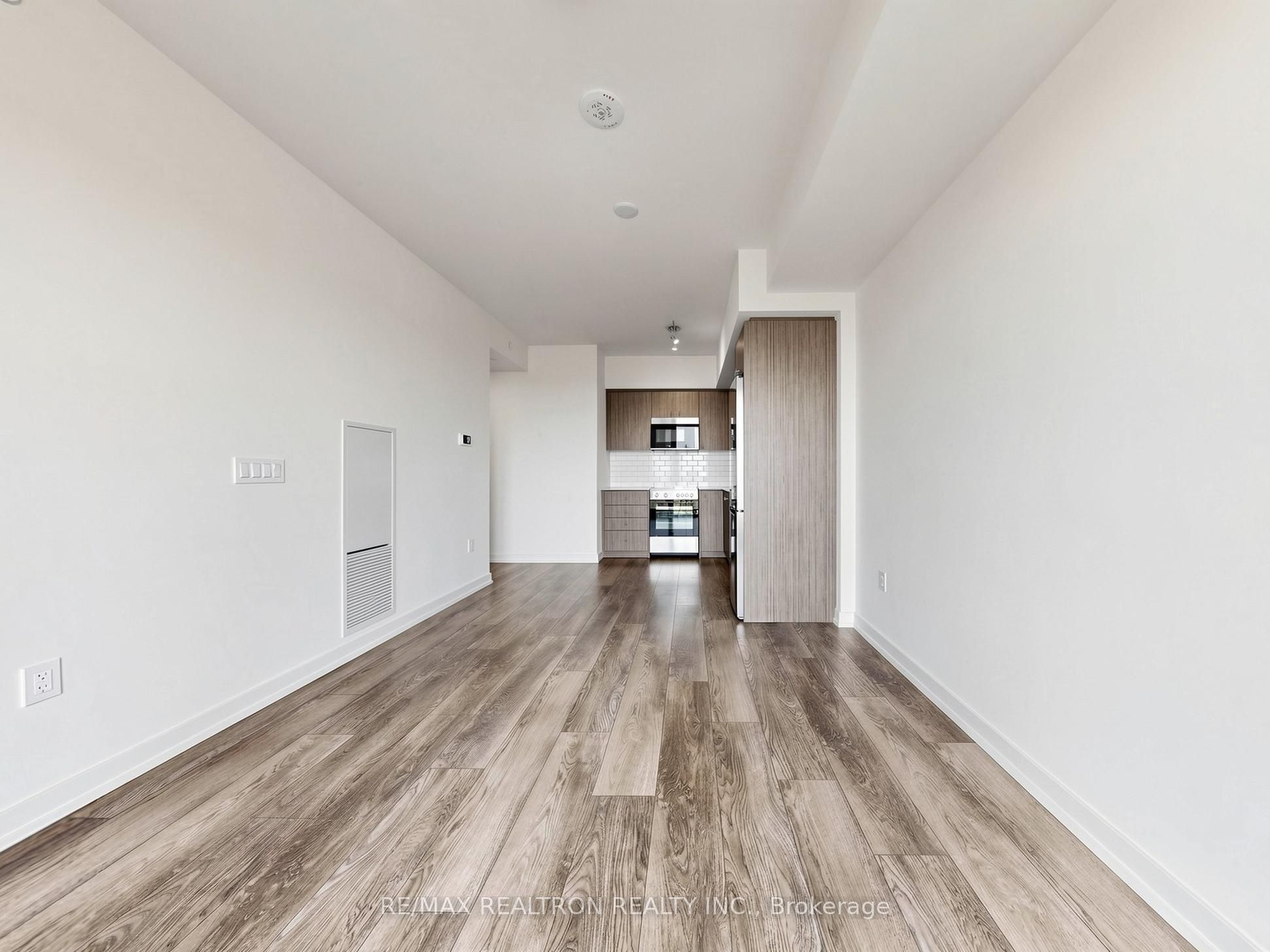 15 Wellington Street S 1210 Property Photo 10