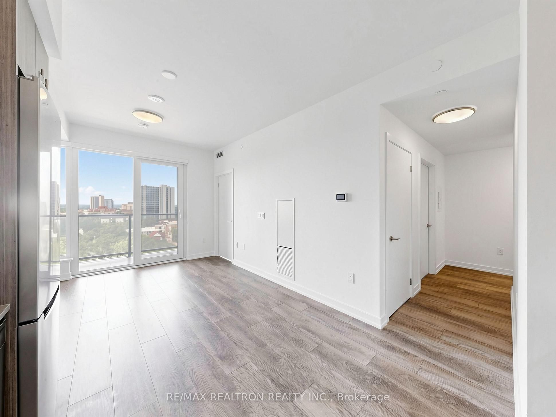 15 Wellington Street S 1210 Property Photo 14
