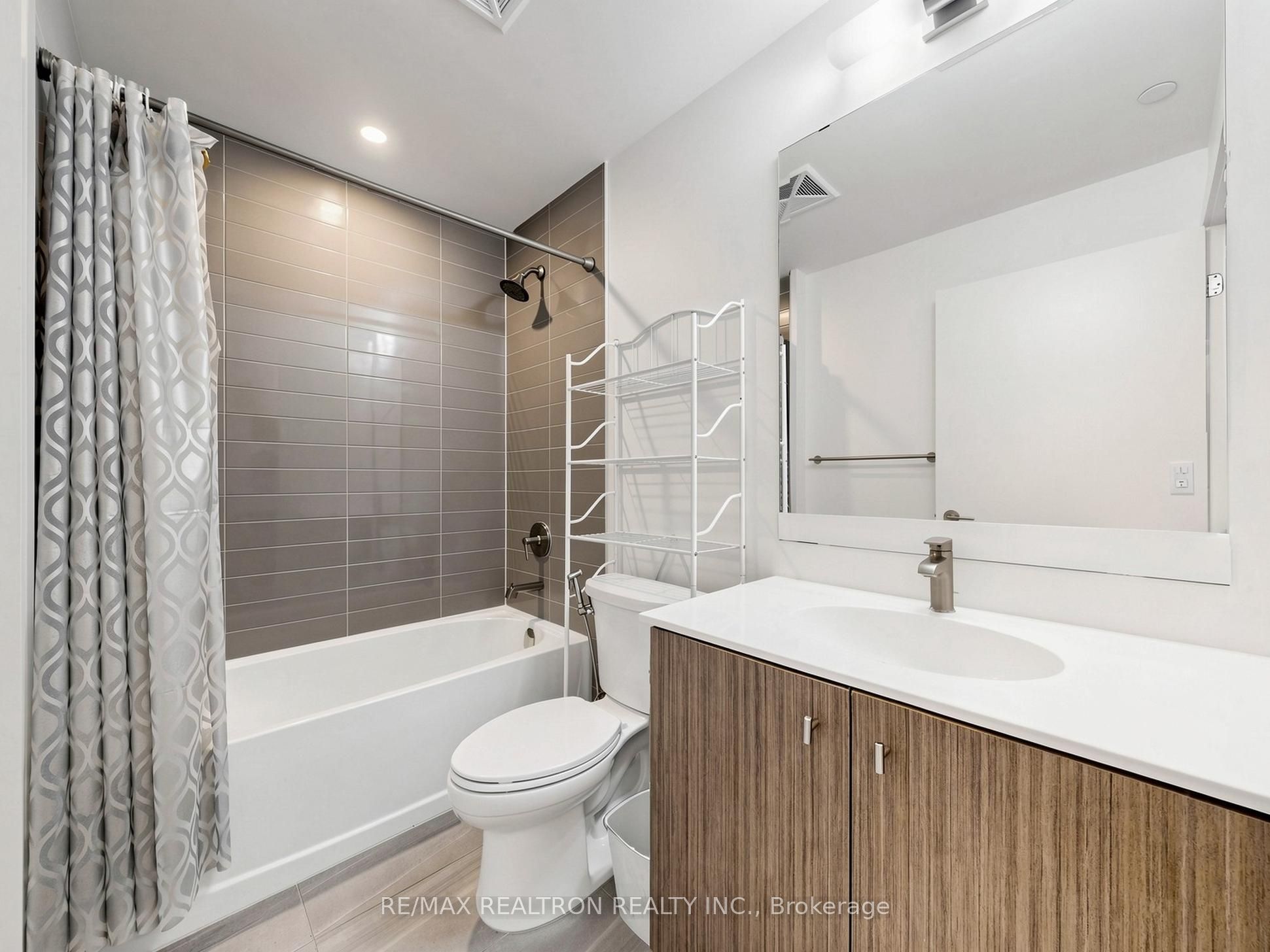 15 Wellington Street S 1210 Property Photo 20