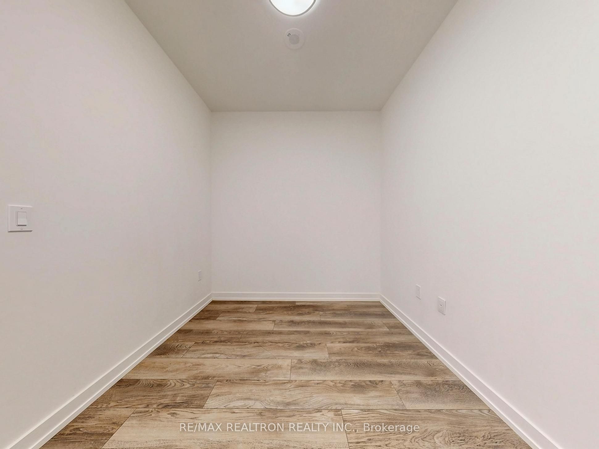 15 Wellington Street S 1210 Property Photo 23