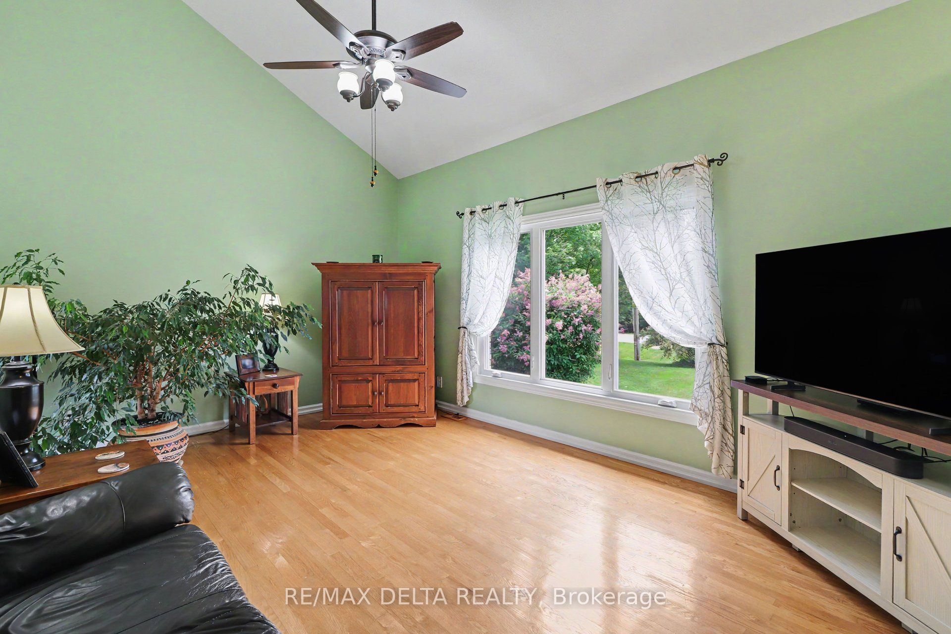 3711 Marcil Road Property Photo 9