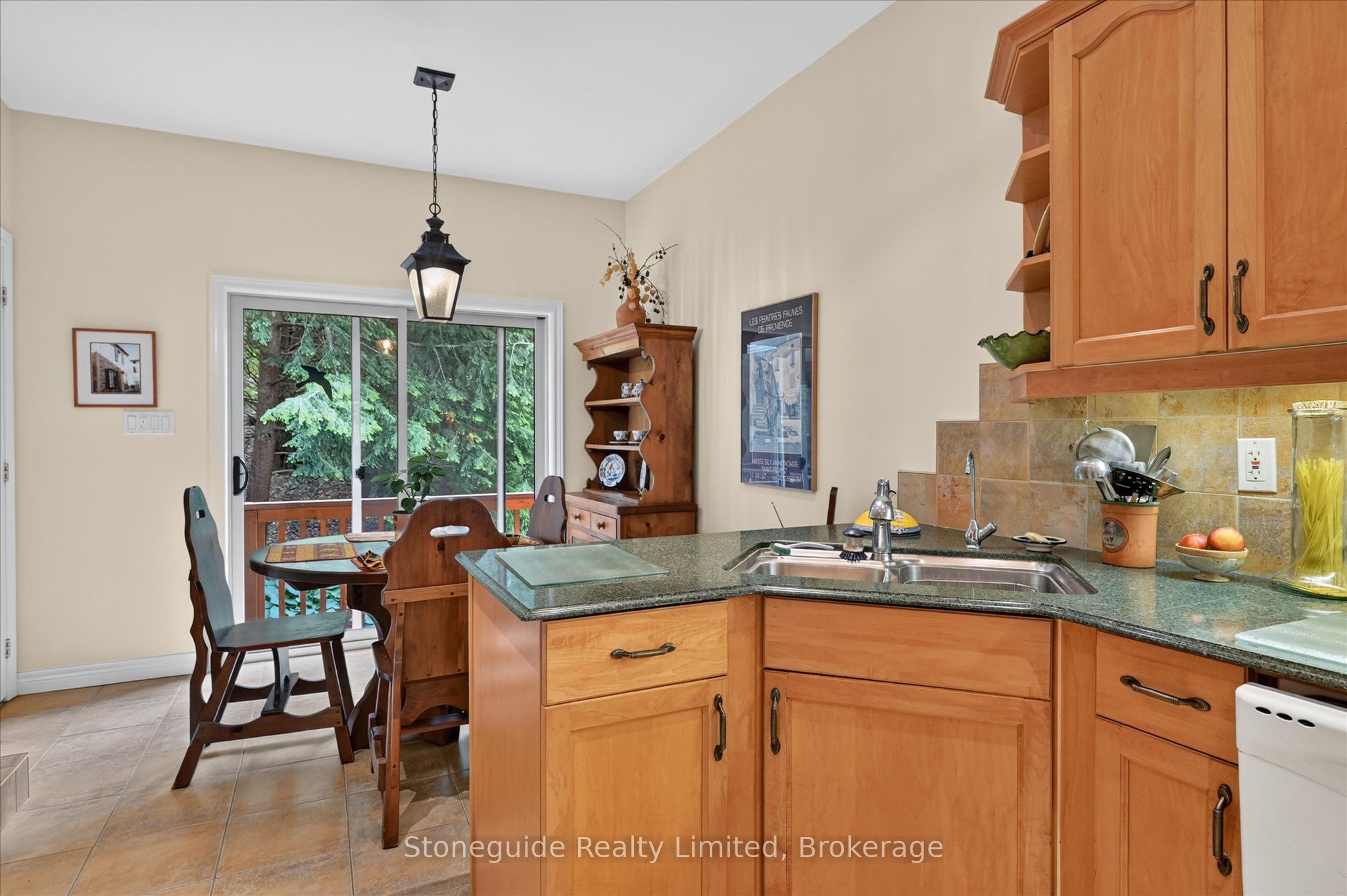 761 Cedarhurst Drive Property Photo 9