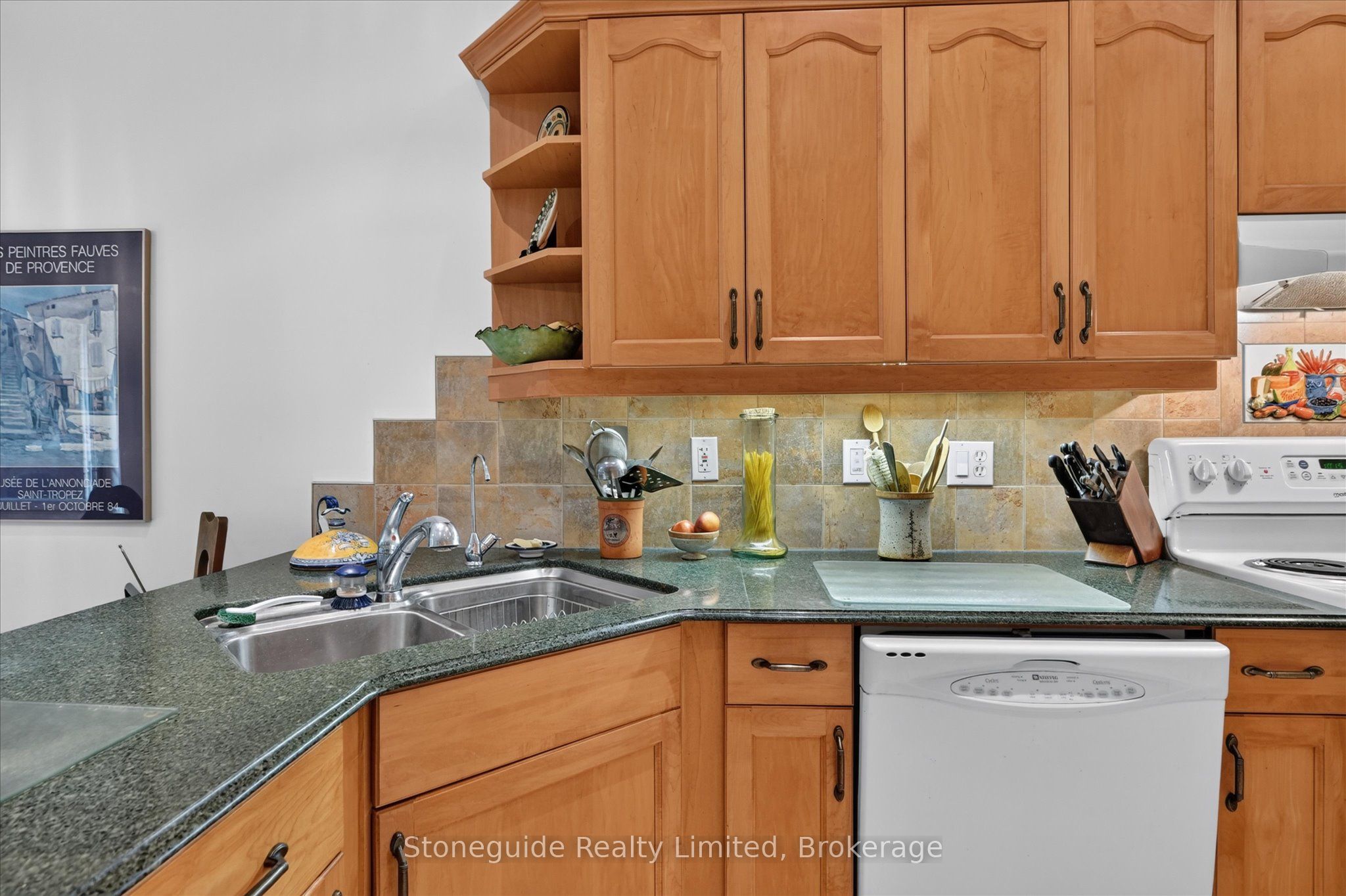761 Cedarhurst Drive Property Photo 10
