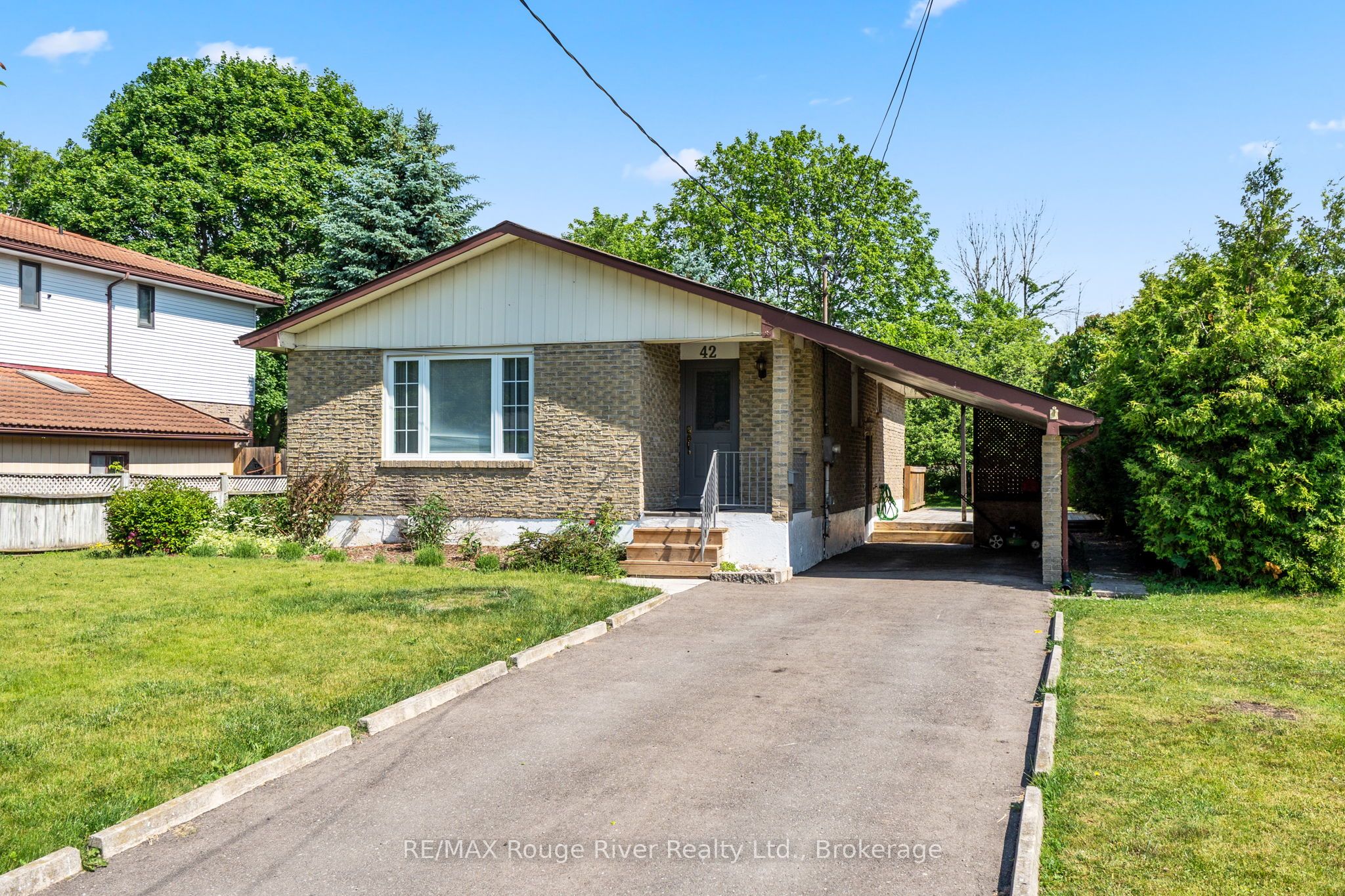 42 Meredith Crescent Property Photo 1
