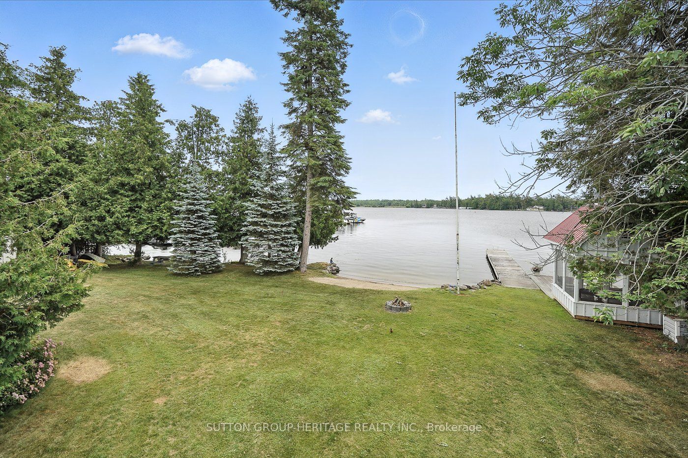 400 Front Street W Property Photo 3