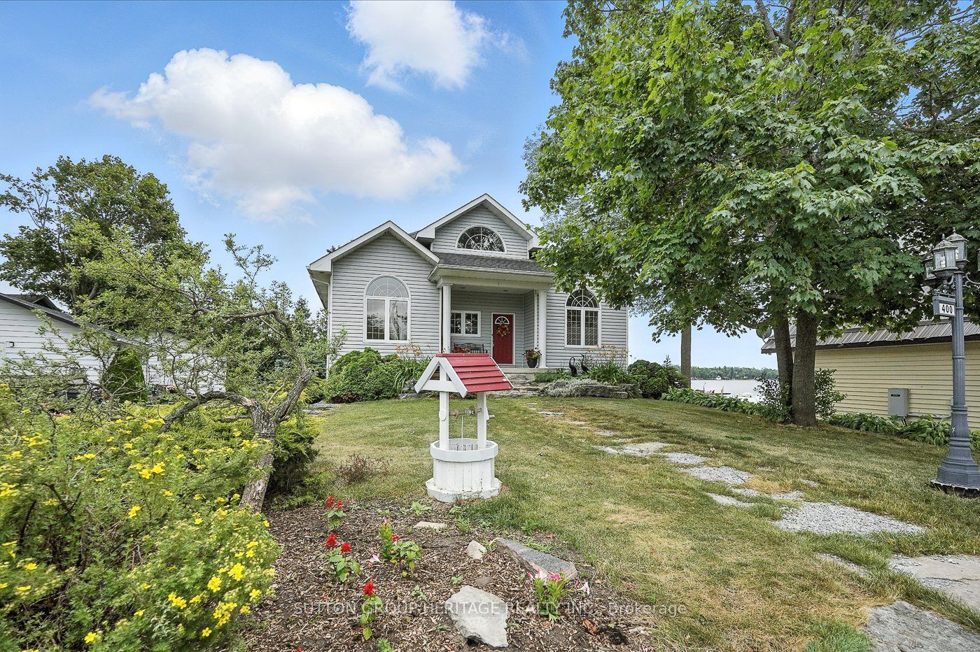 400 Front Street W Property Photo 8