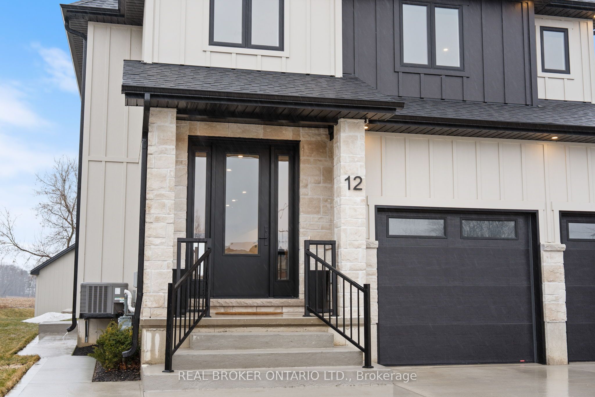 12 Macneil Court Property Photo 3