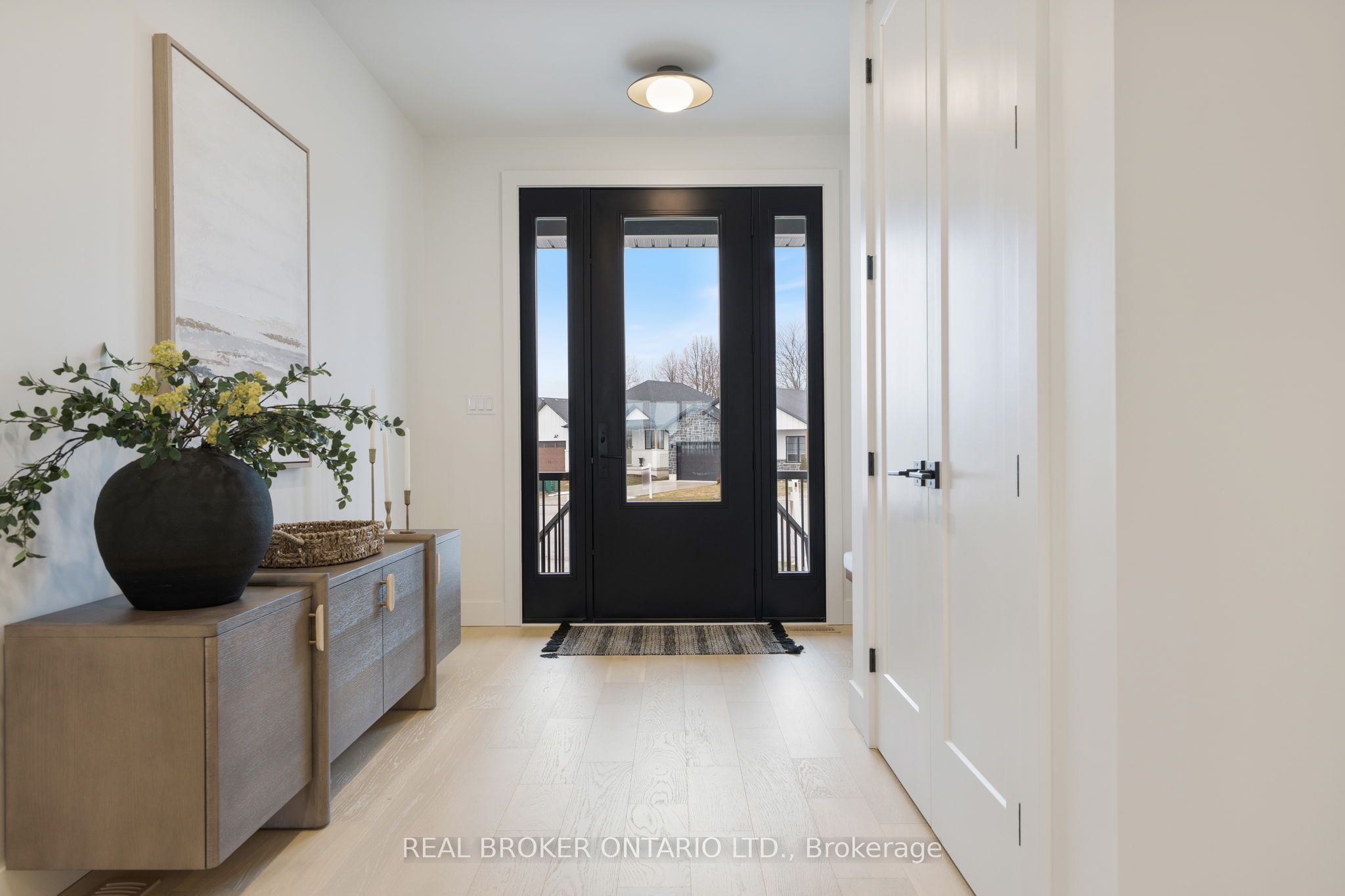 12 Macneil Court Property Photo 4