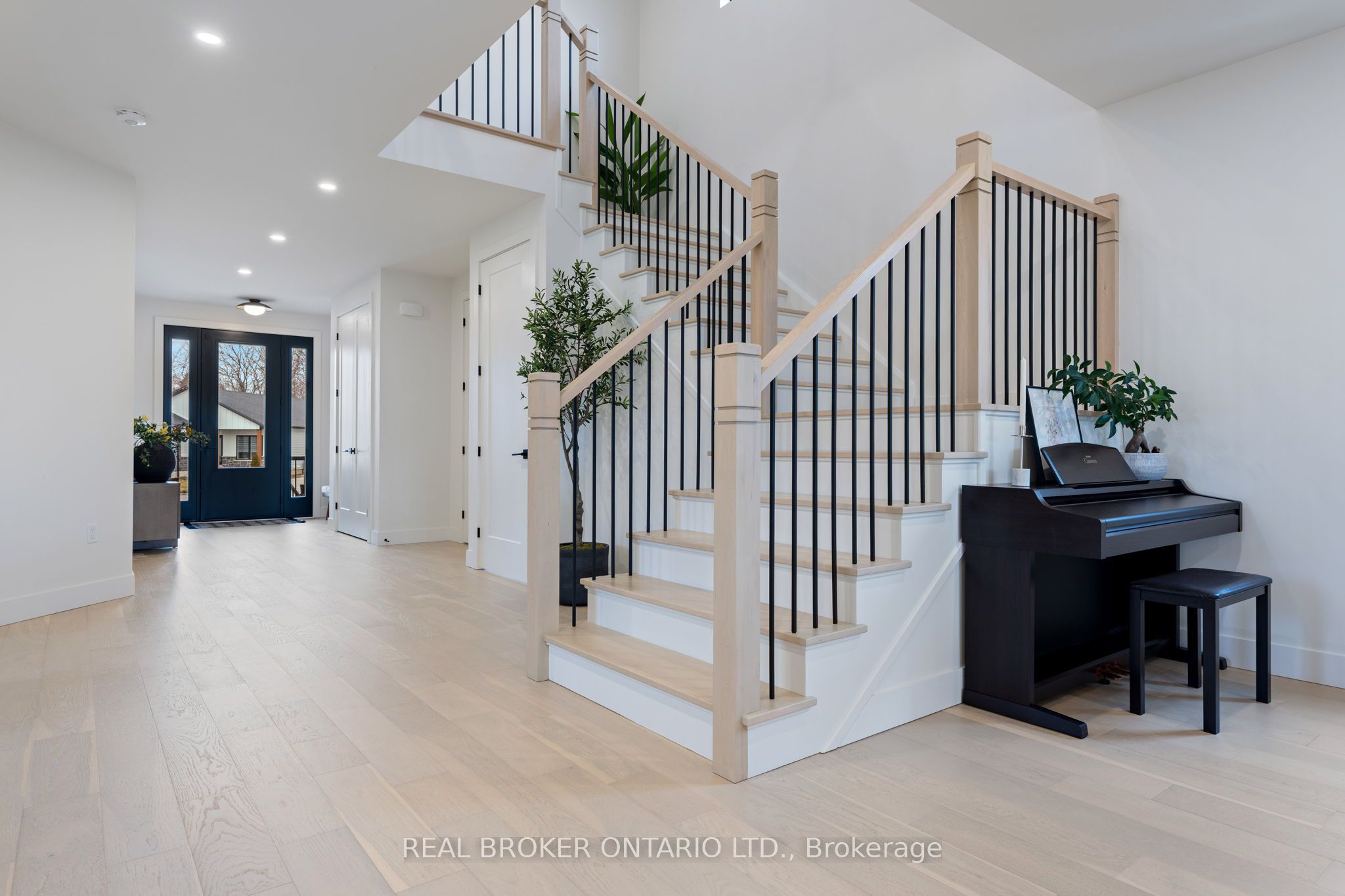 12 Macneil Court Property Photo 8