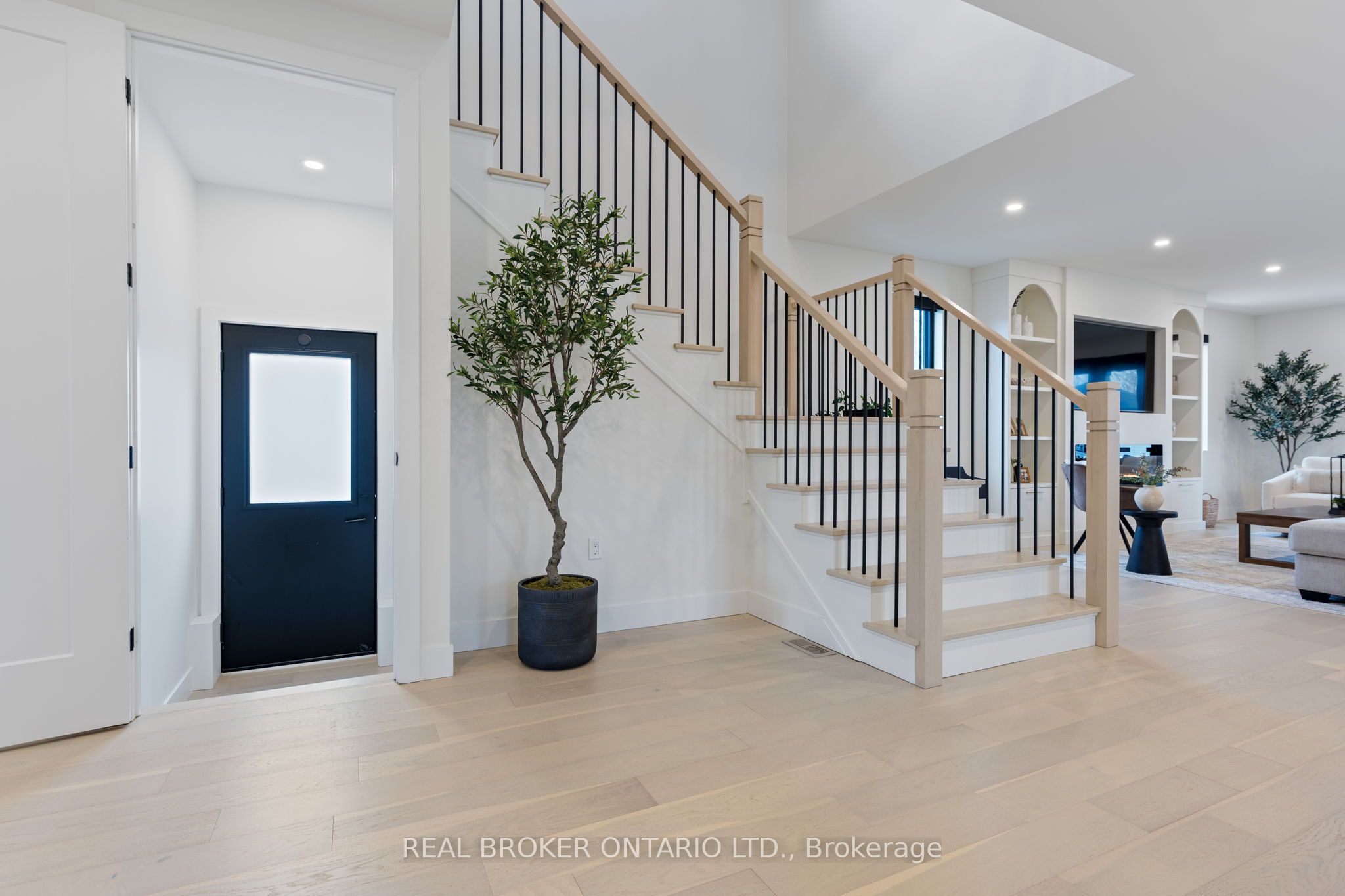 12 Macneil Court Property Photo 9
