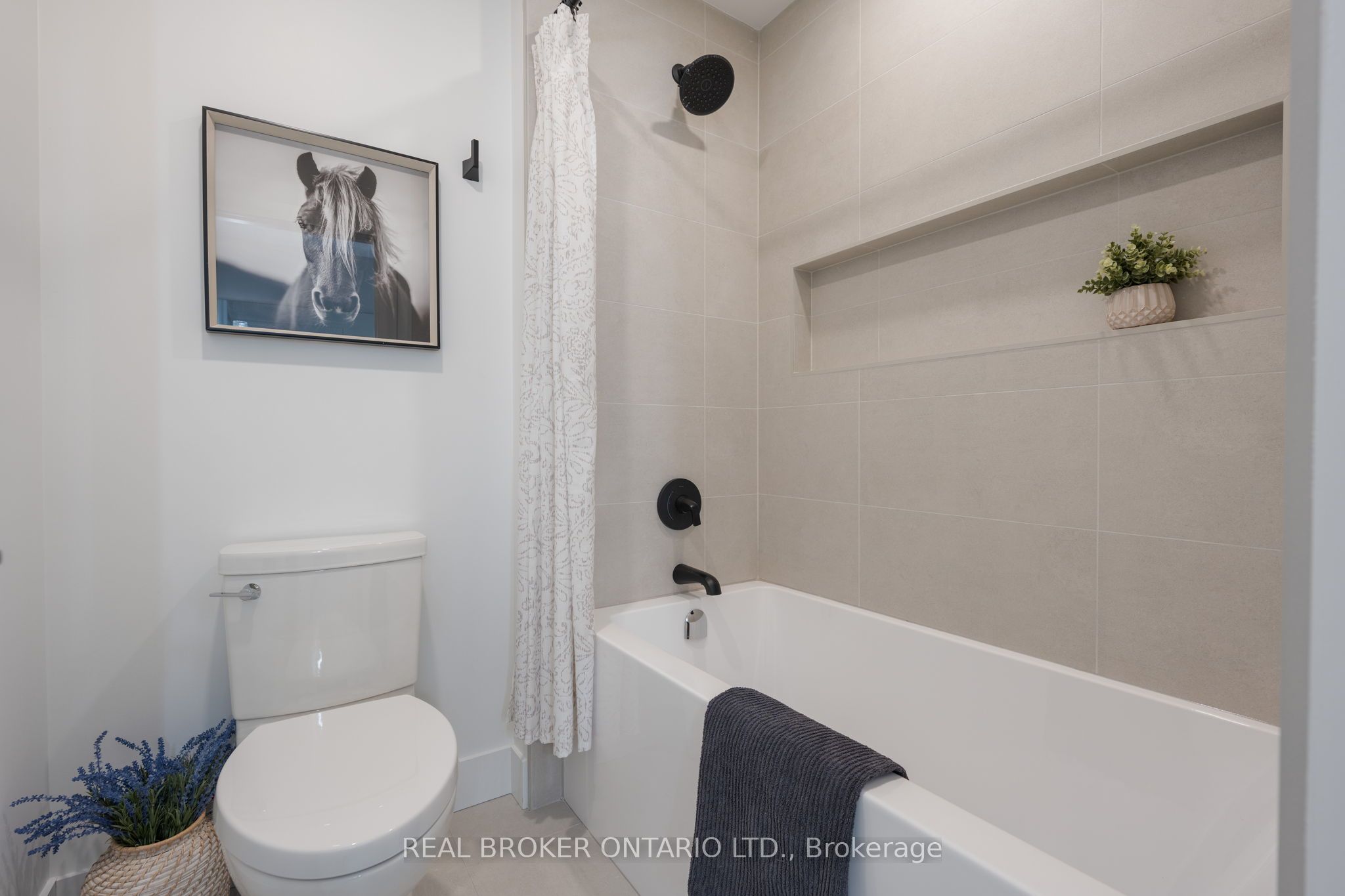12 Macneil Court Property Photo 28