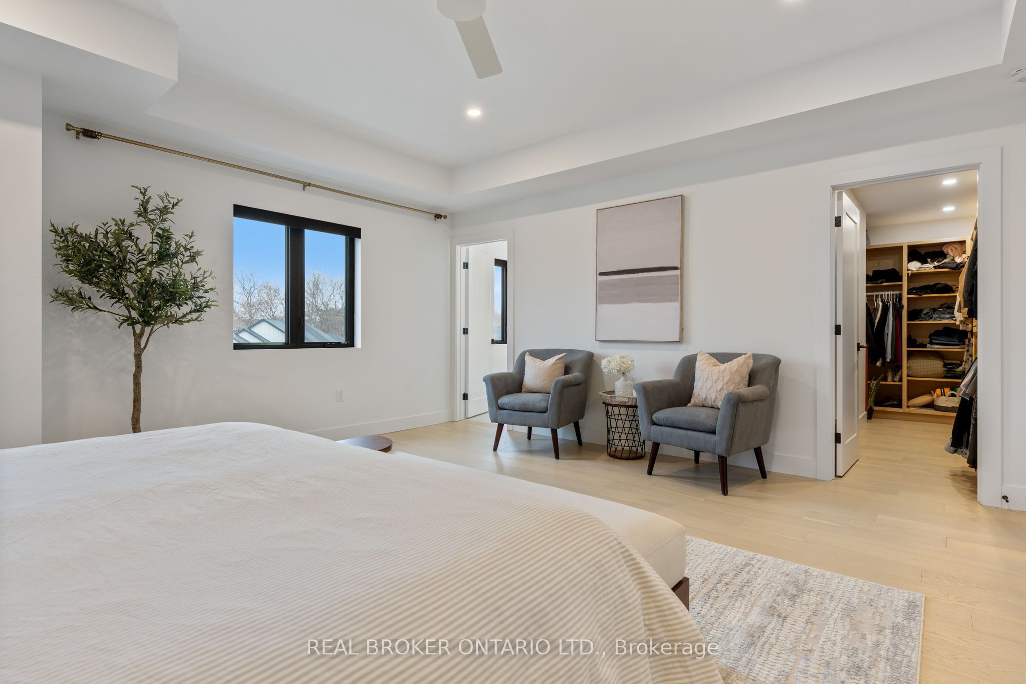 12 Macneil Court Property Photo 31