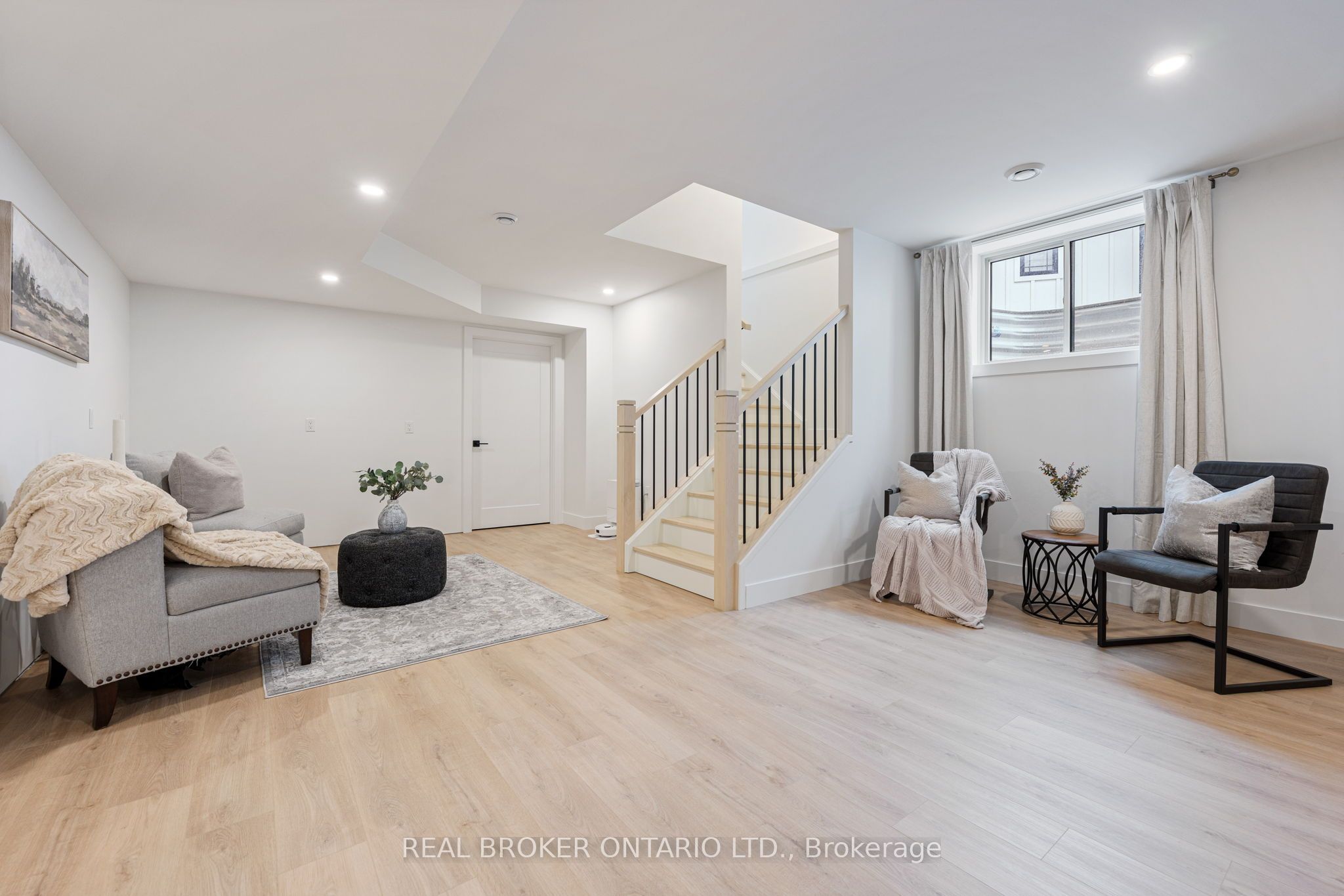 12 Macneil Court Property Photo 35