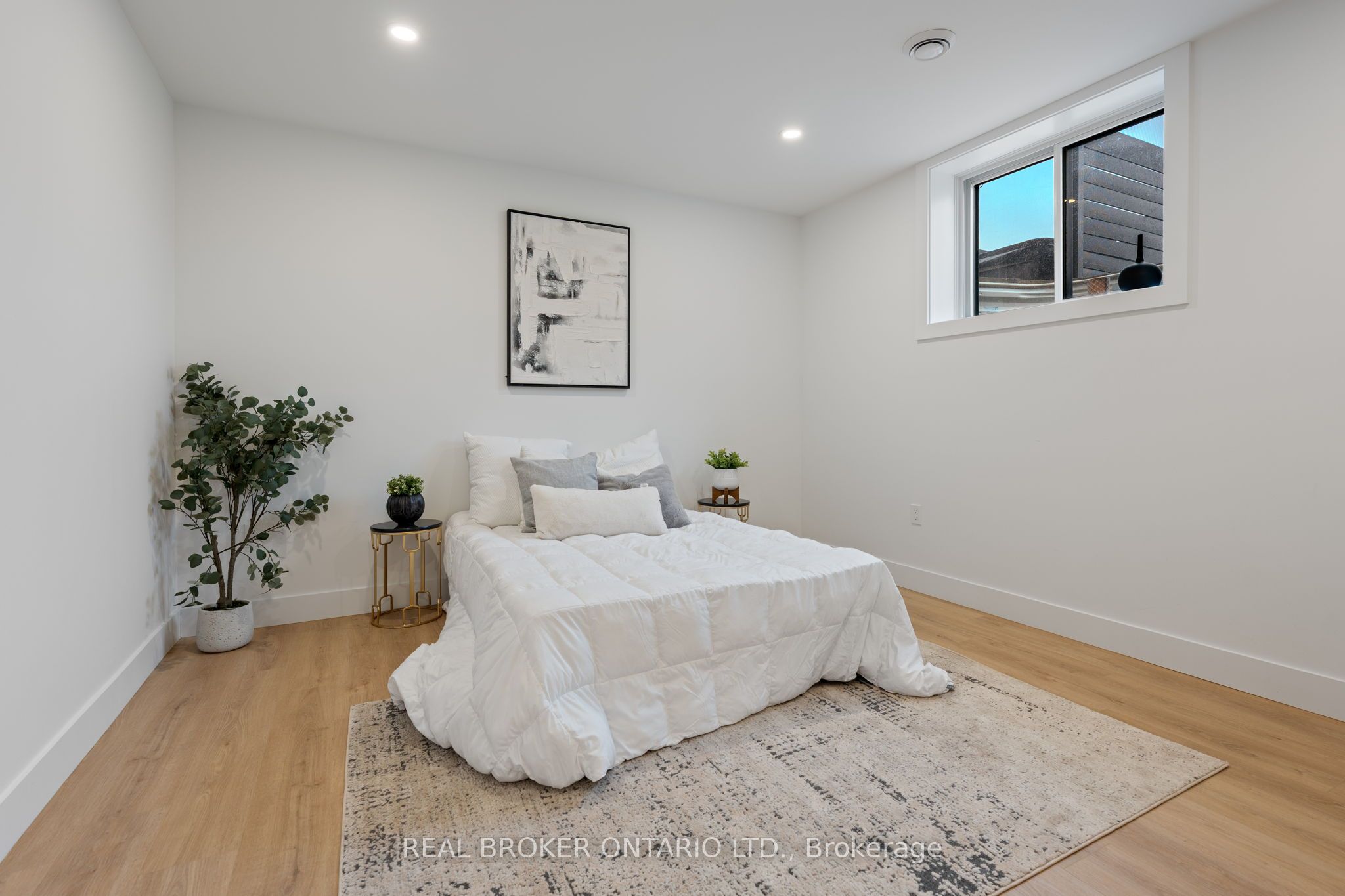 12 Macneil Court Property Photo 37
