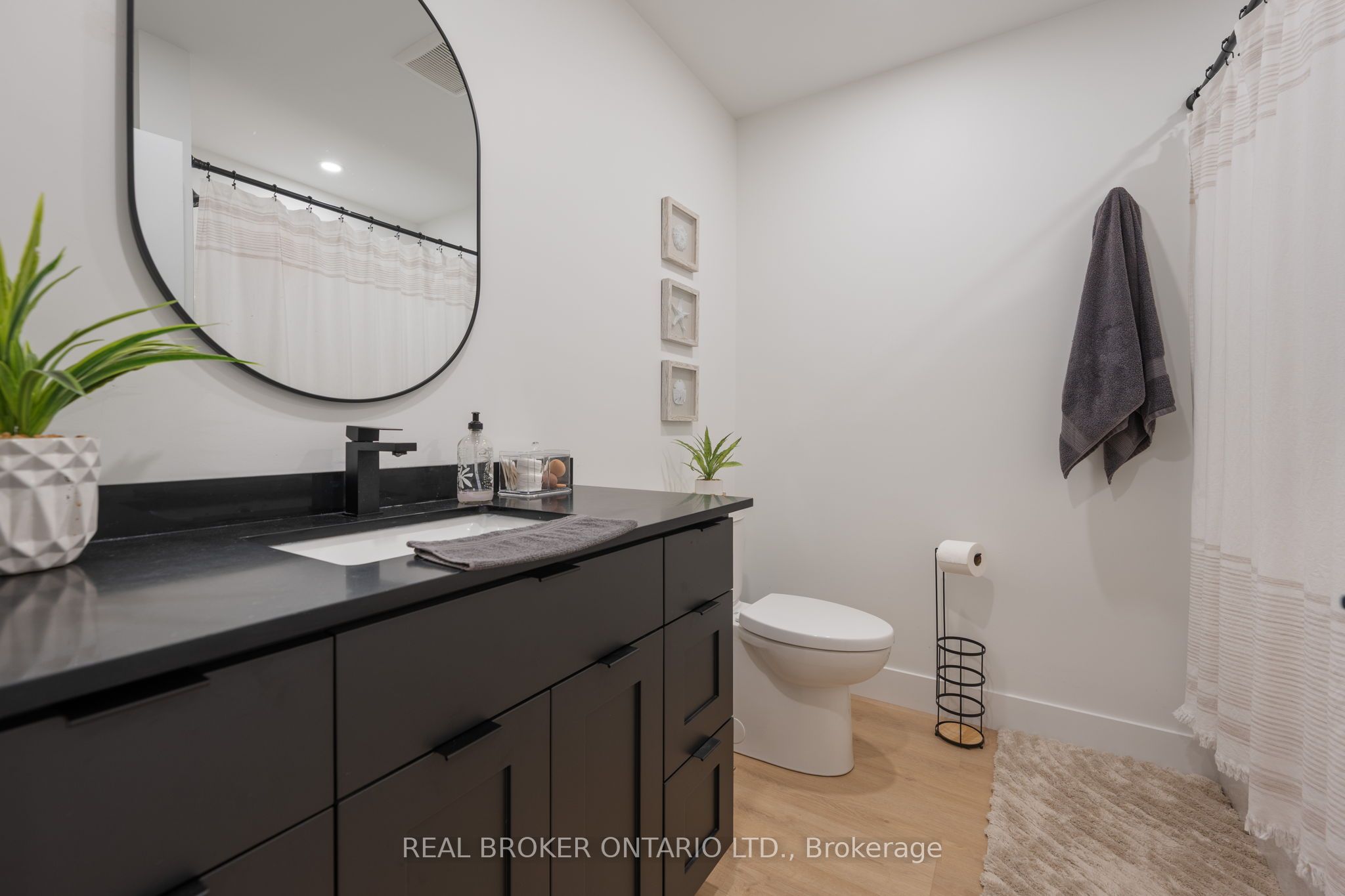 12 Macneil Court Property Photo 38