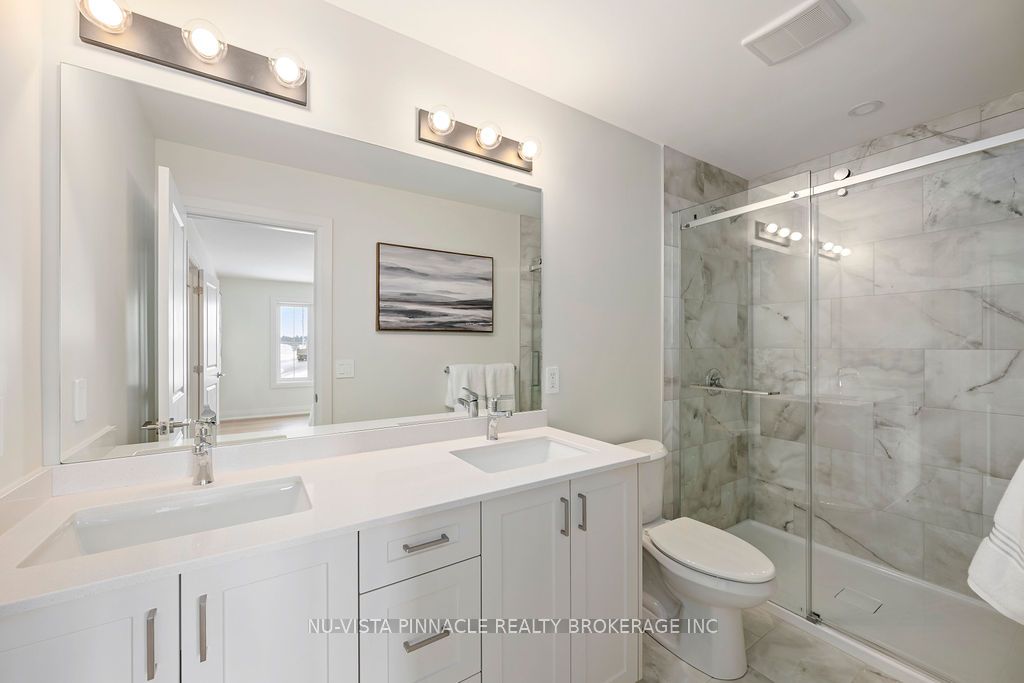 2594 Sheffield Boulevard Property Photo 14