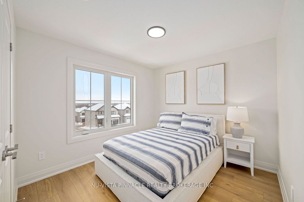2594 Sheffield Boulevard Property Photo 19