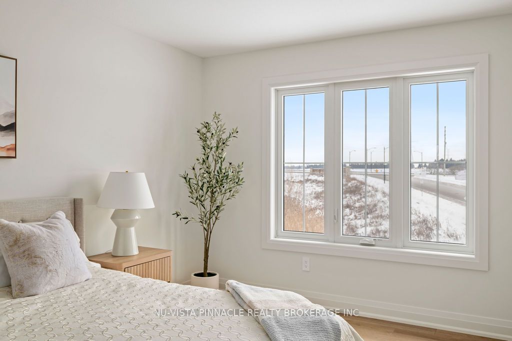 2594 Sheffield Boulevard Property Photo 20
