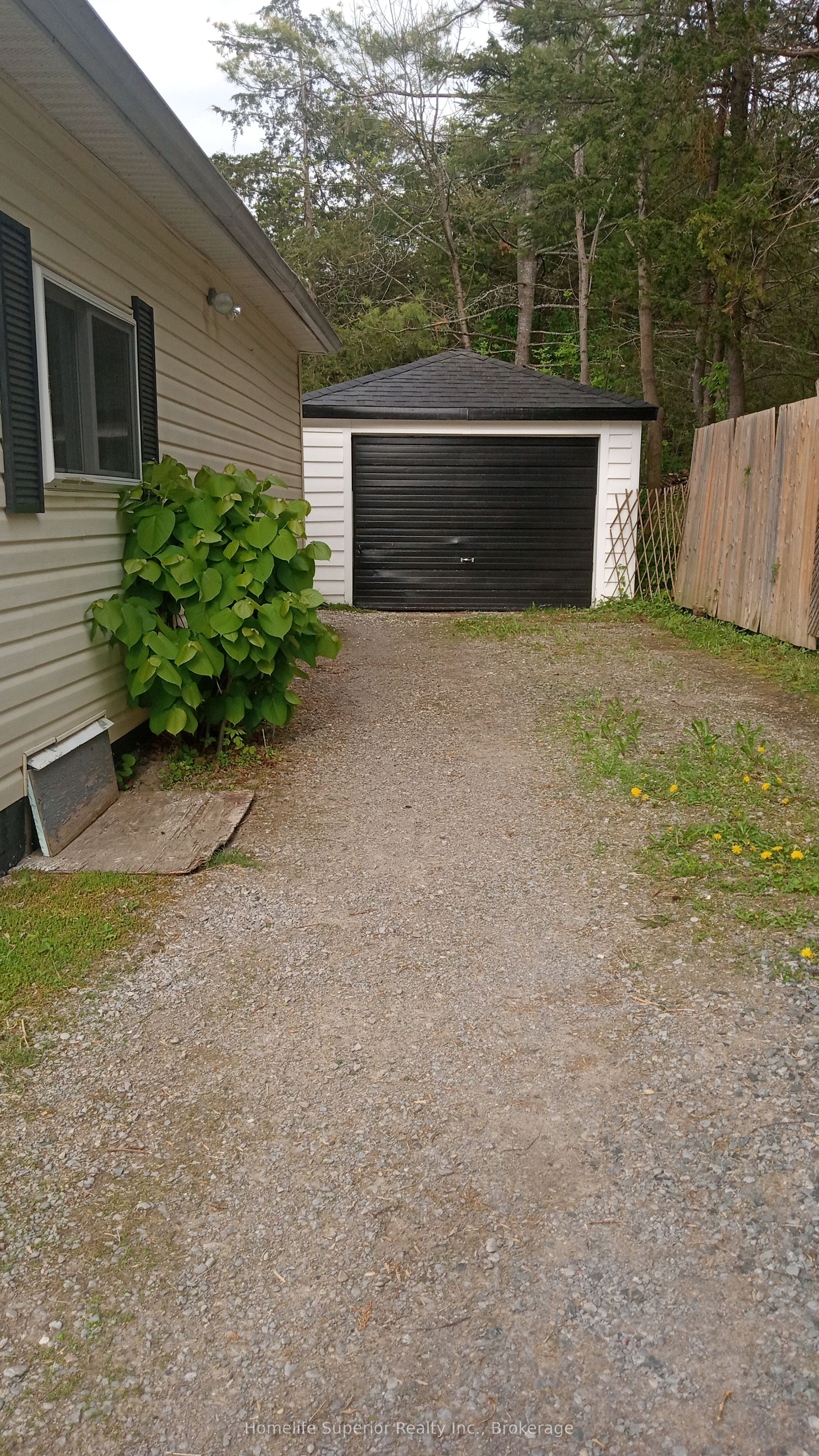977 County Rd 38 Property Photo 3
