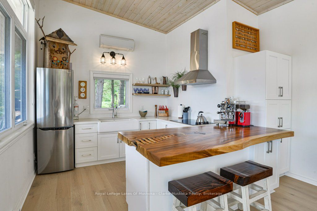 2 Island 60 Property Photo 14