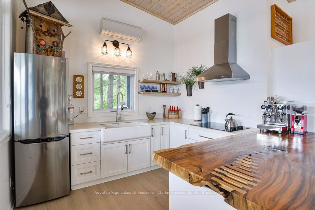 2 Island 60 Property Photo 15