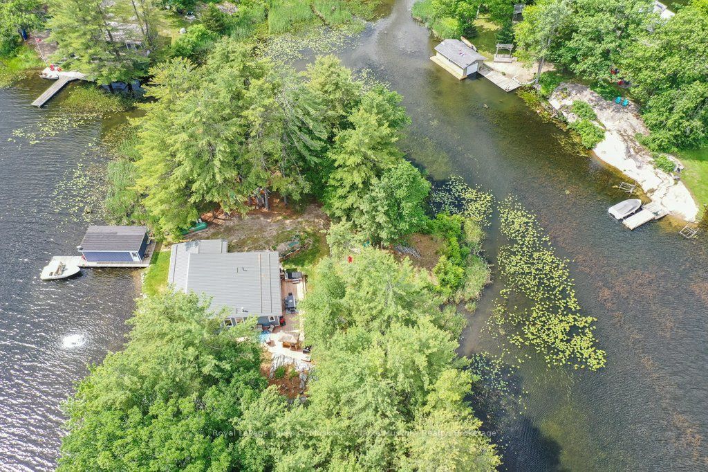 2 Island 60 Property Photo 38