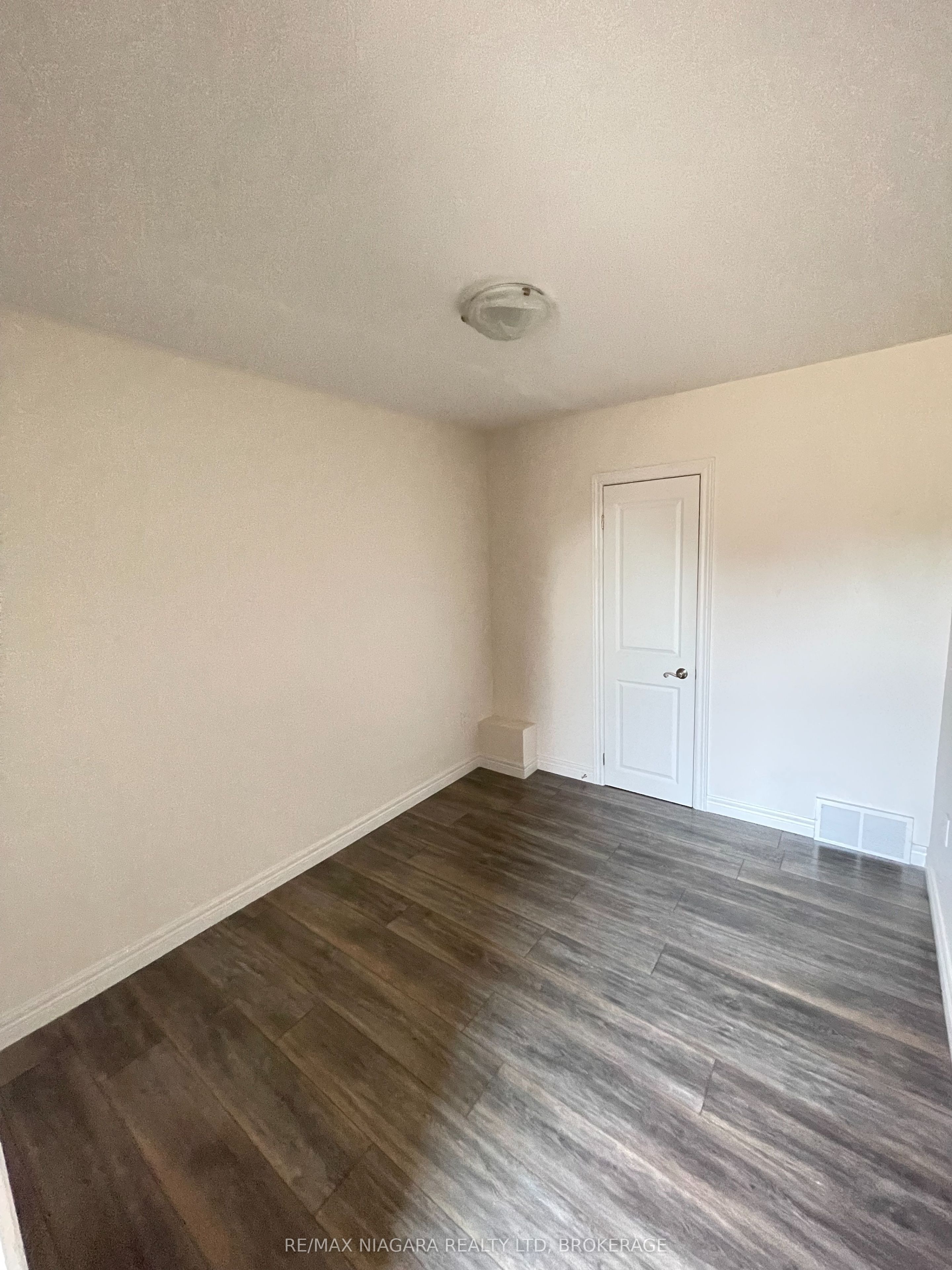 117 Lyons Avenue C Property Photo 7