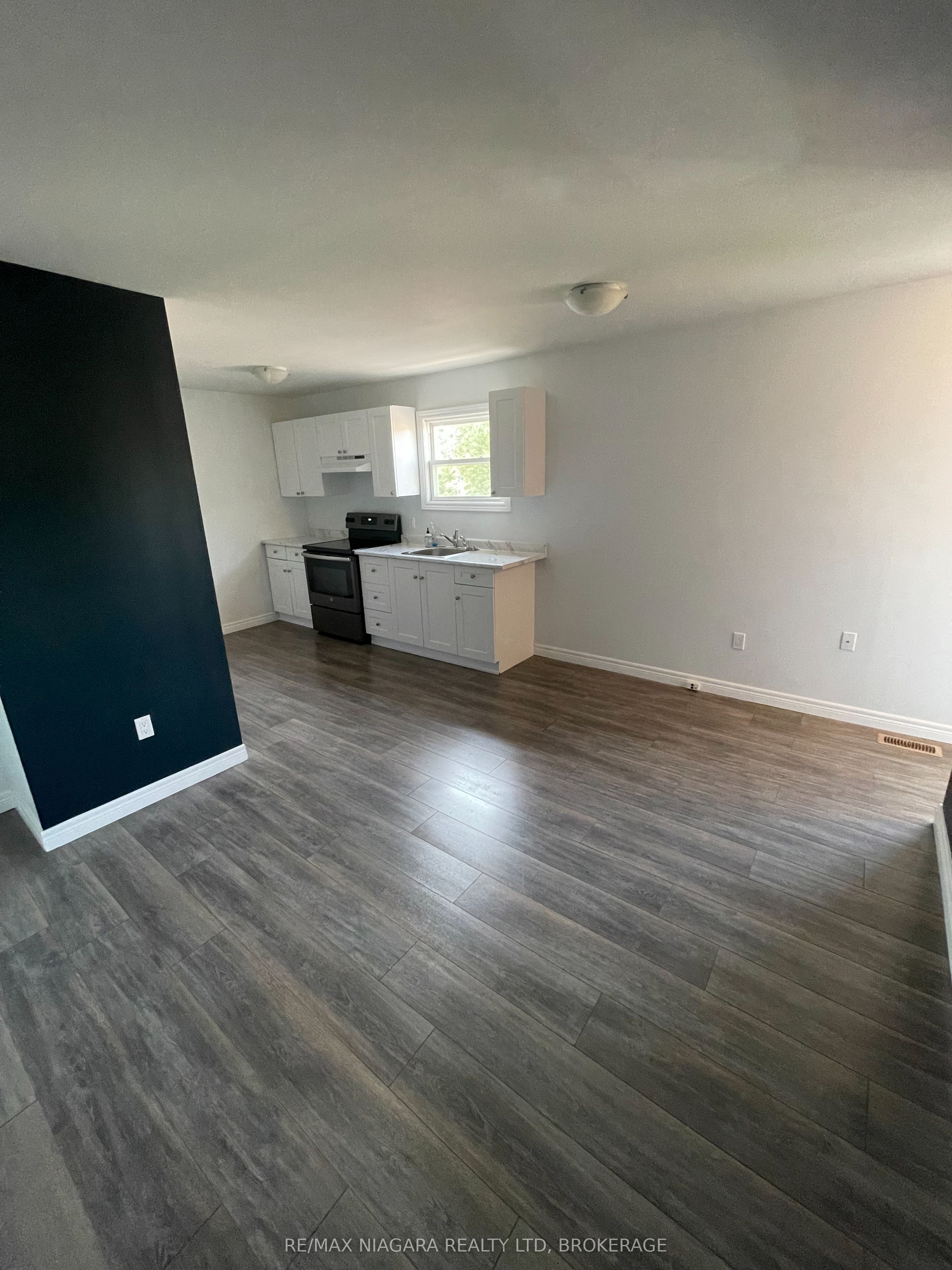 117 Lyons Avenue C Property Photo 10