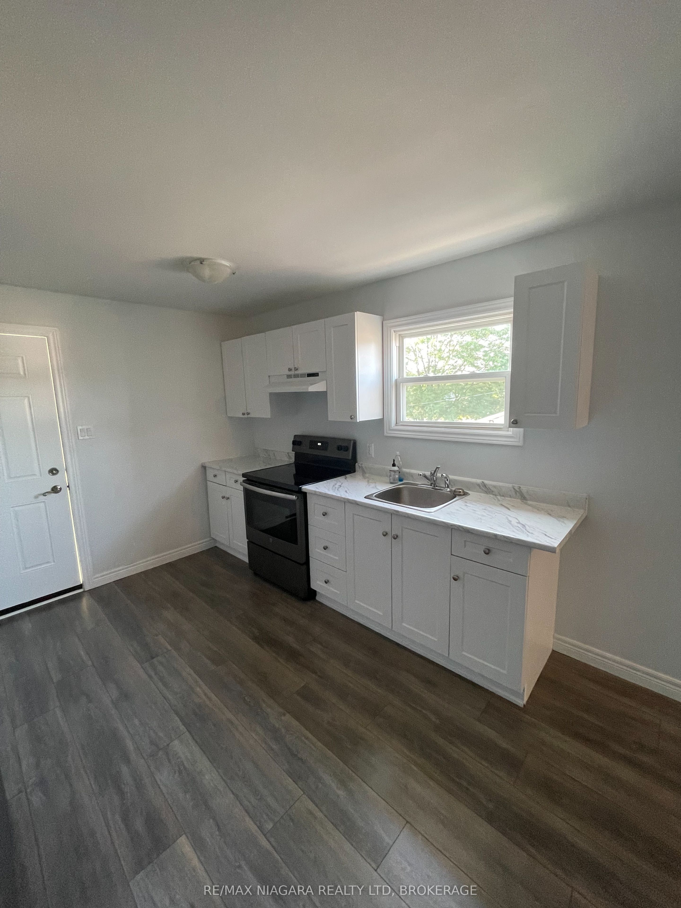 117 Lyons Avenue C Property Photo 11