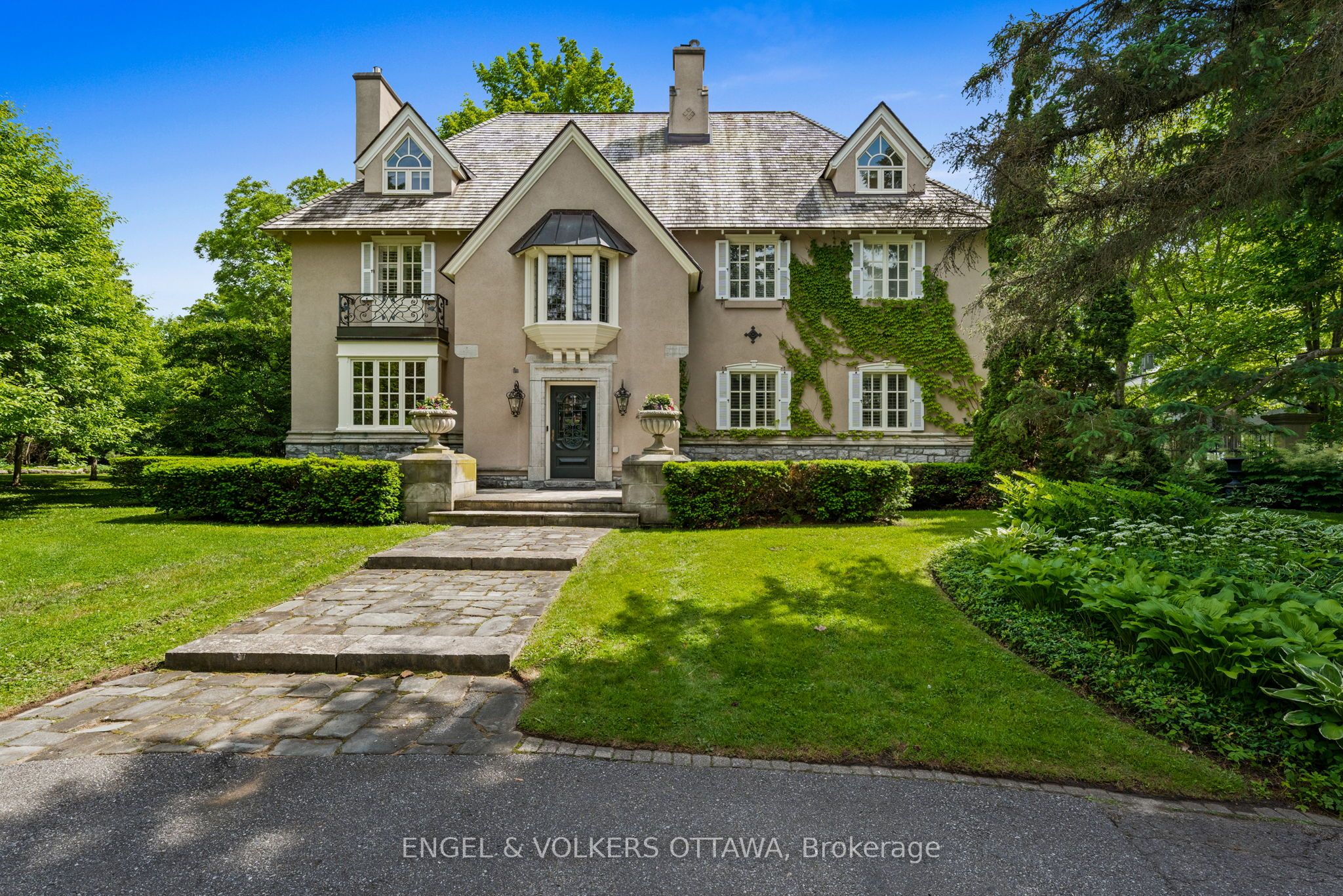 218 Coltrin Road Property Photo 1