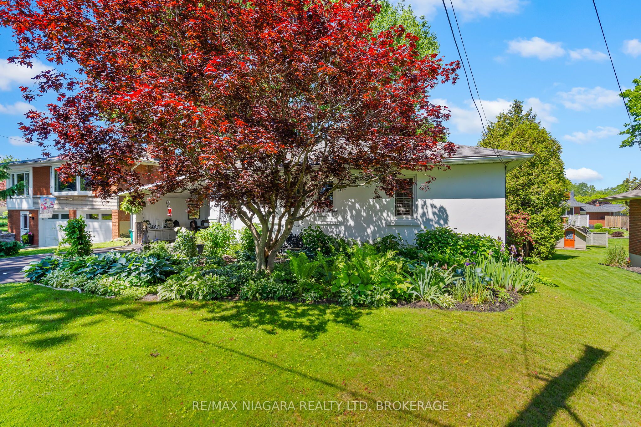 48 Oakridge Crescent Property Photo 3