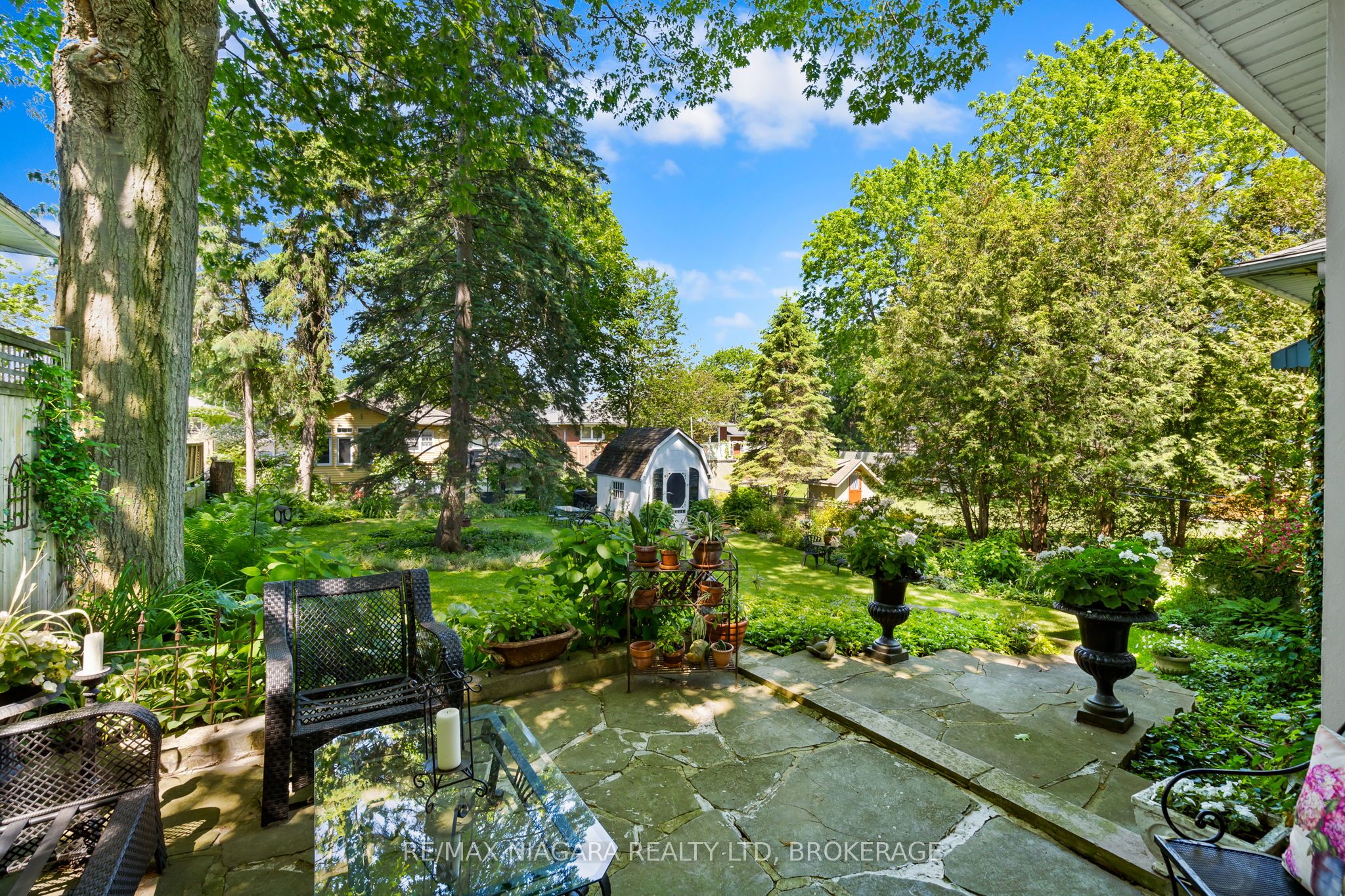 48 Oakridge Crescent Property Photo 6