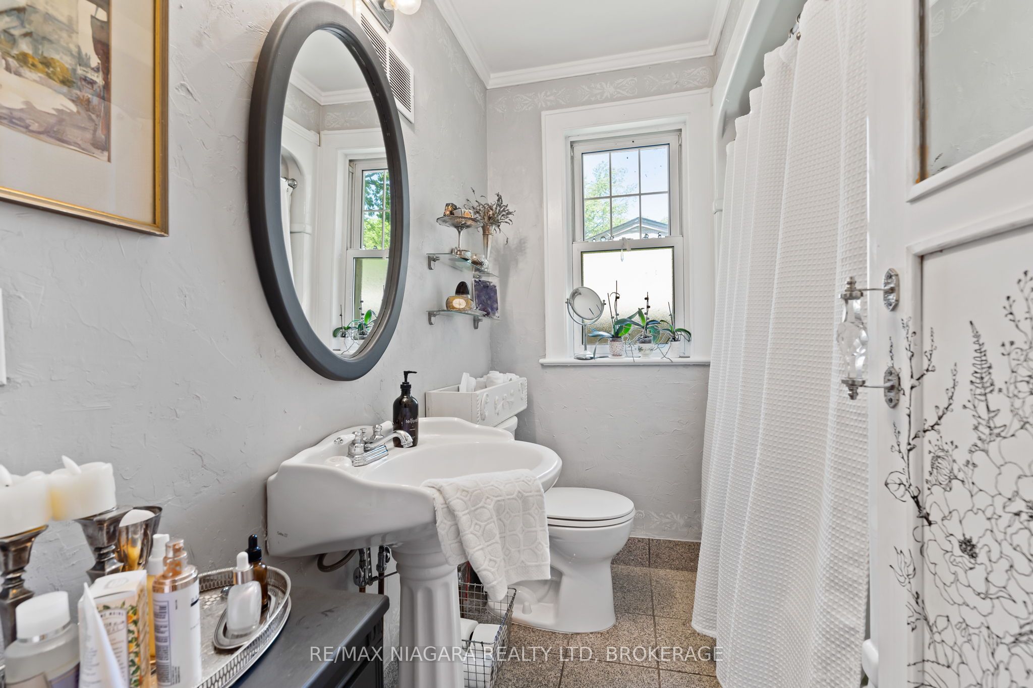 48 Oakridge Crescent Property Photo 16