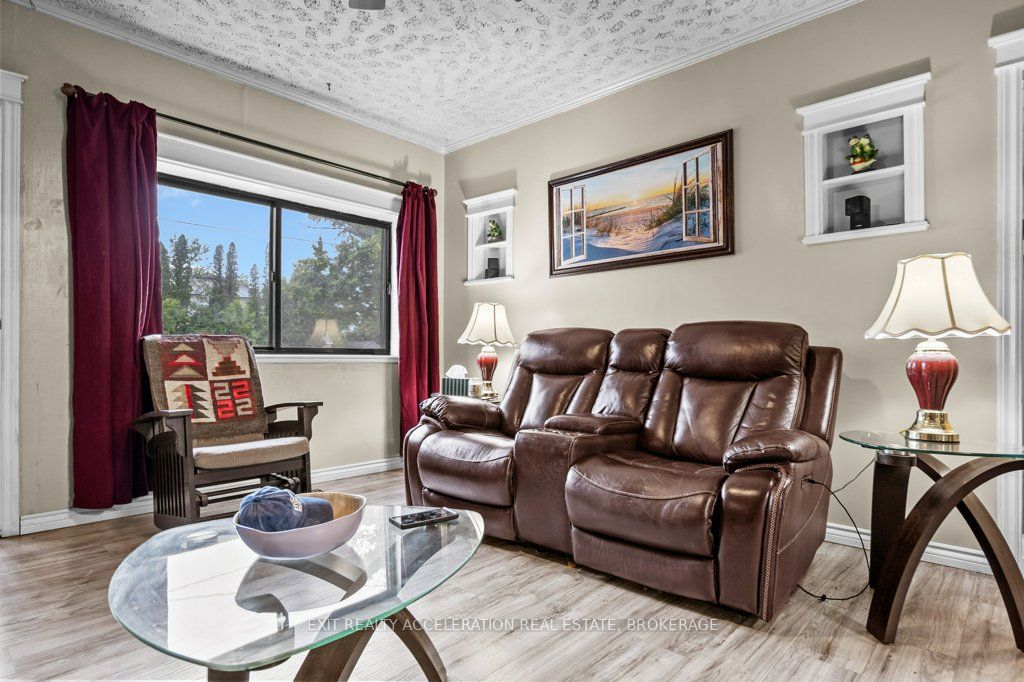 108 Dundas Street Property Photo 6