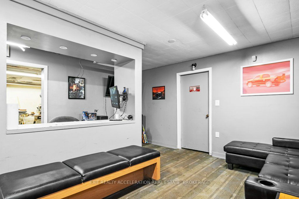 108 Dundas Street Property Photo 29