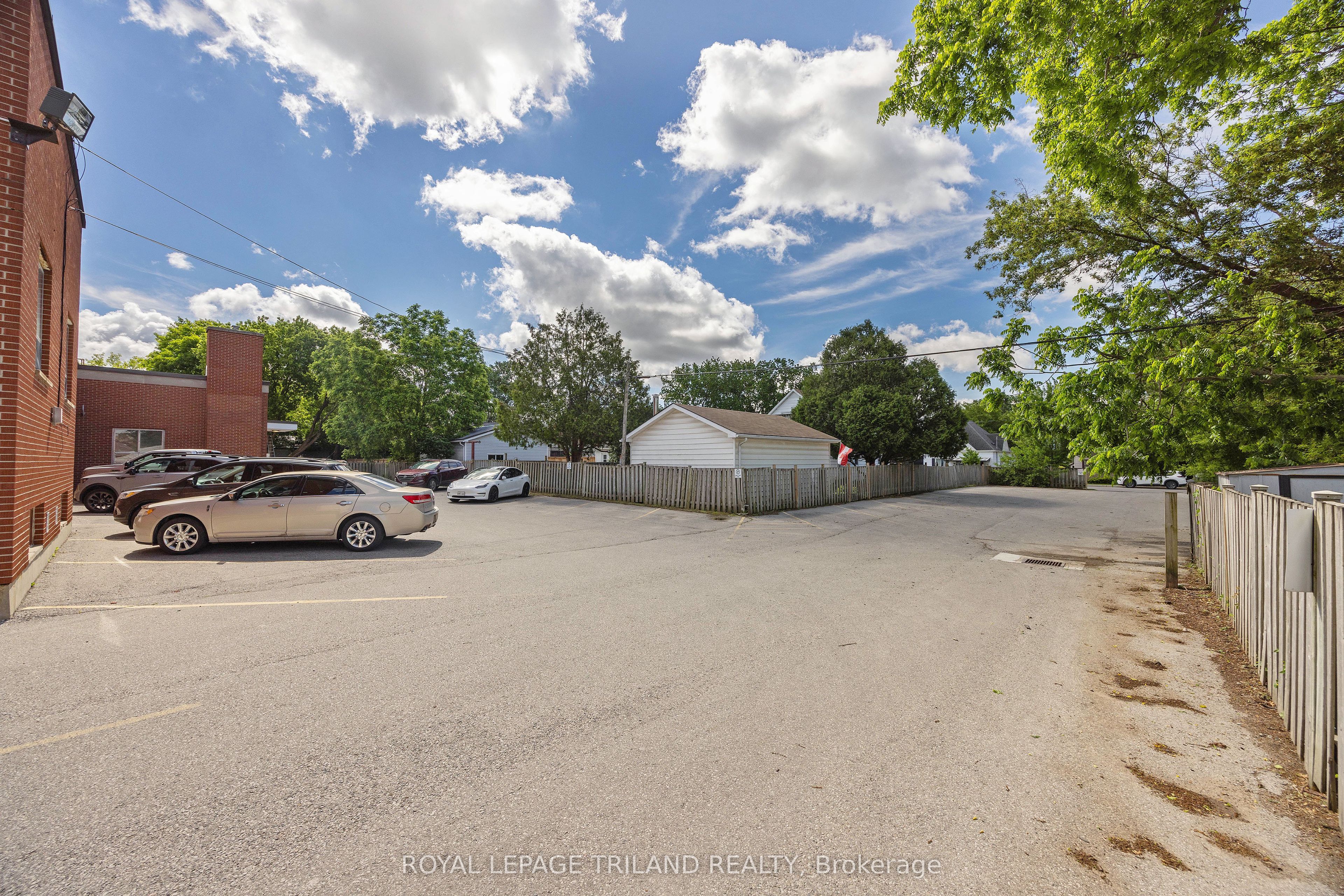 170 Wellington Street A Property Photo 18