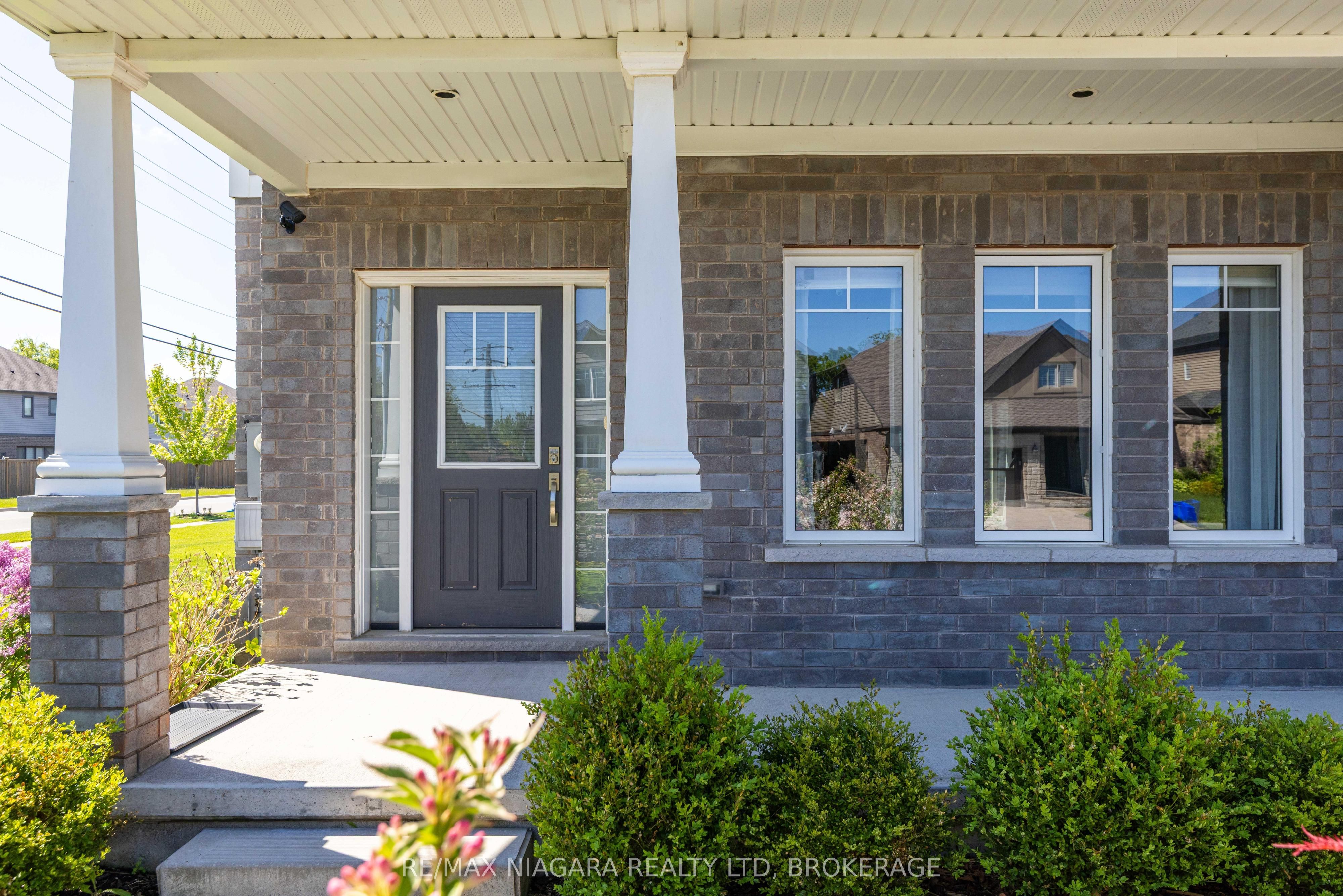 6212 Sam Iorfida Drive Property Photo 2