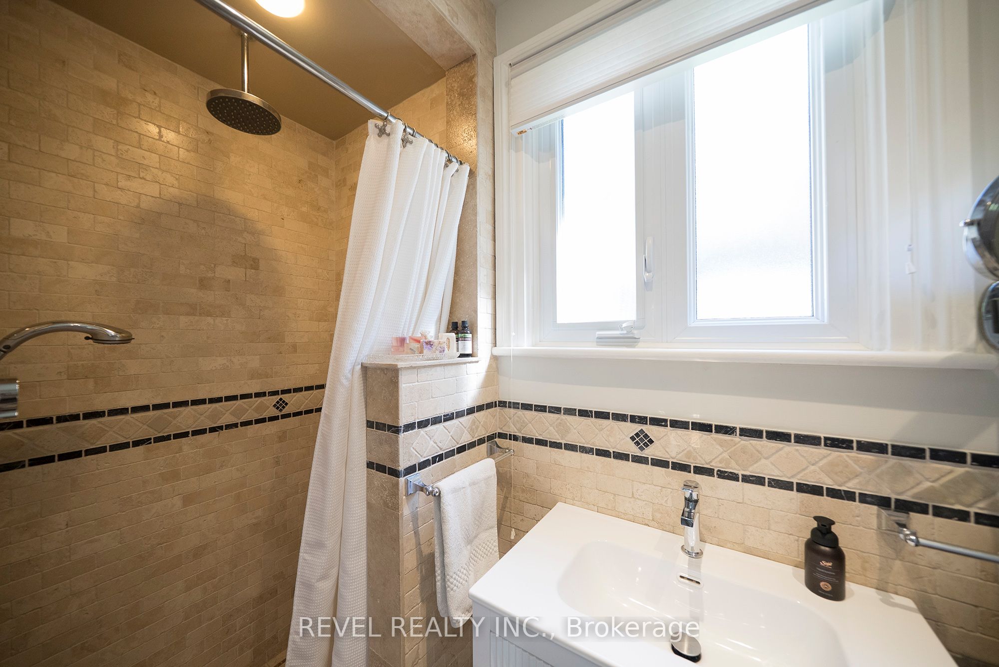 11 Chestnut Avenue Property Photo 21
