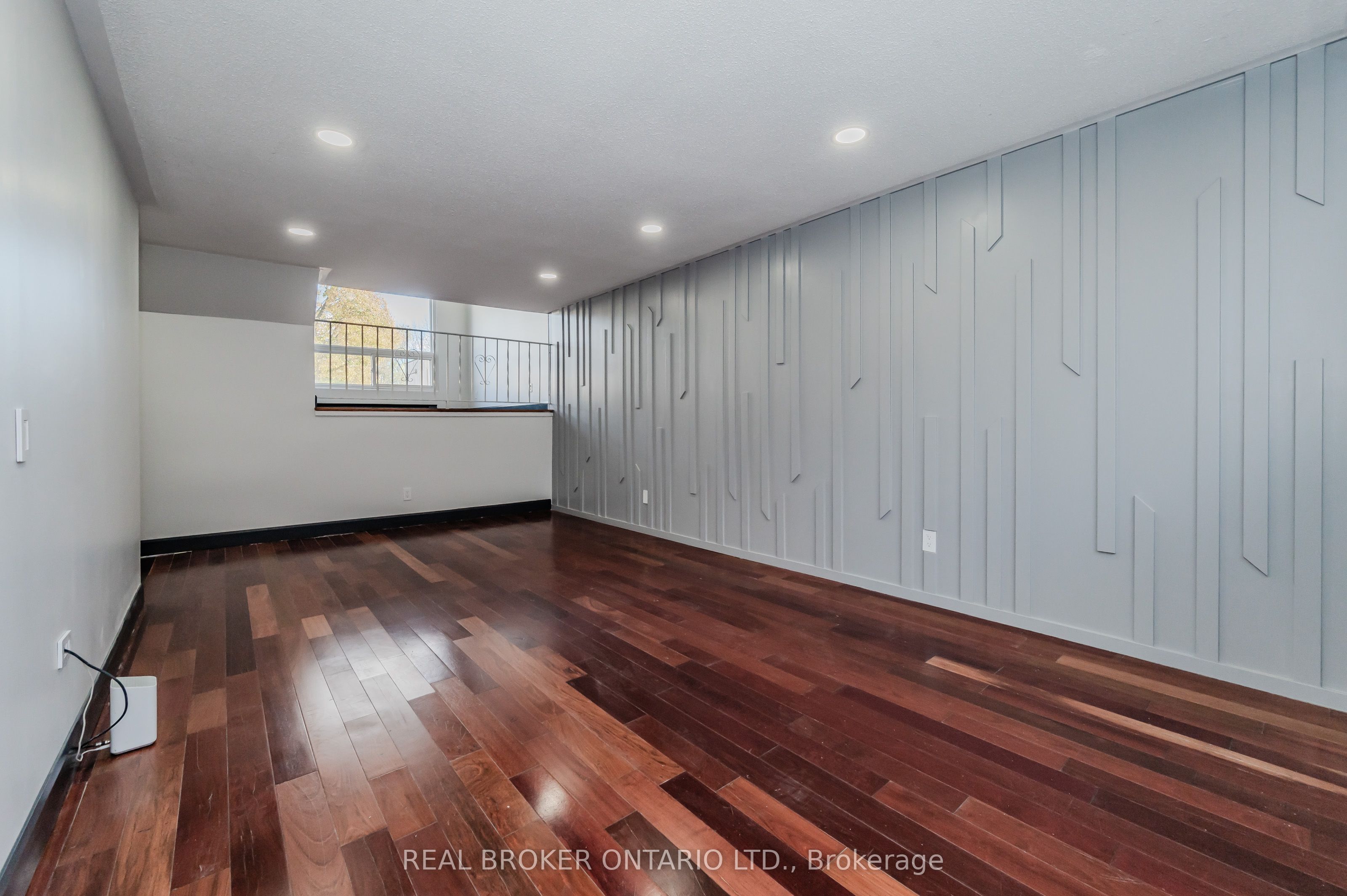 550 Parkview Crescent Property Photo 4
