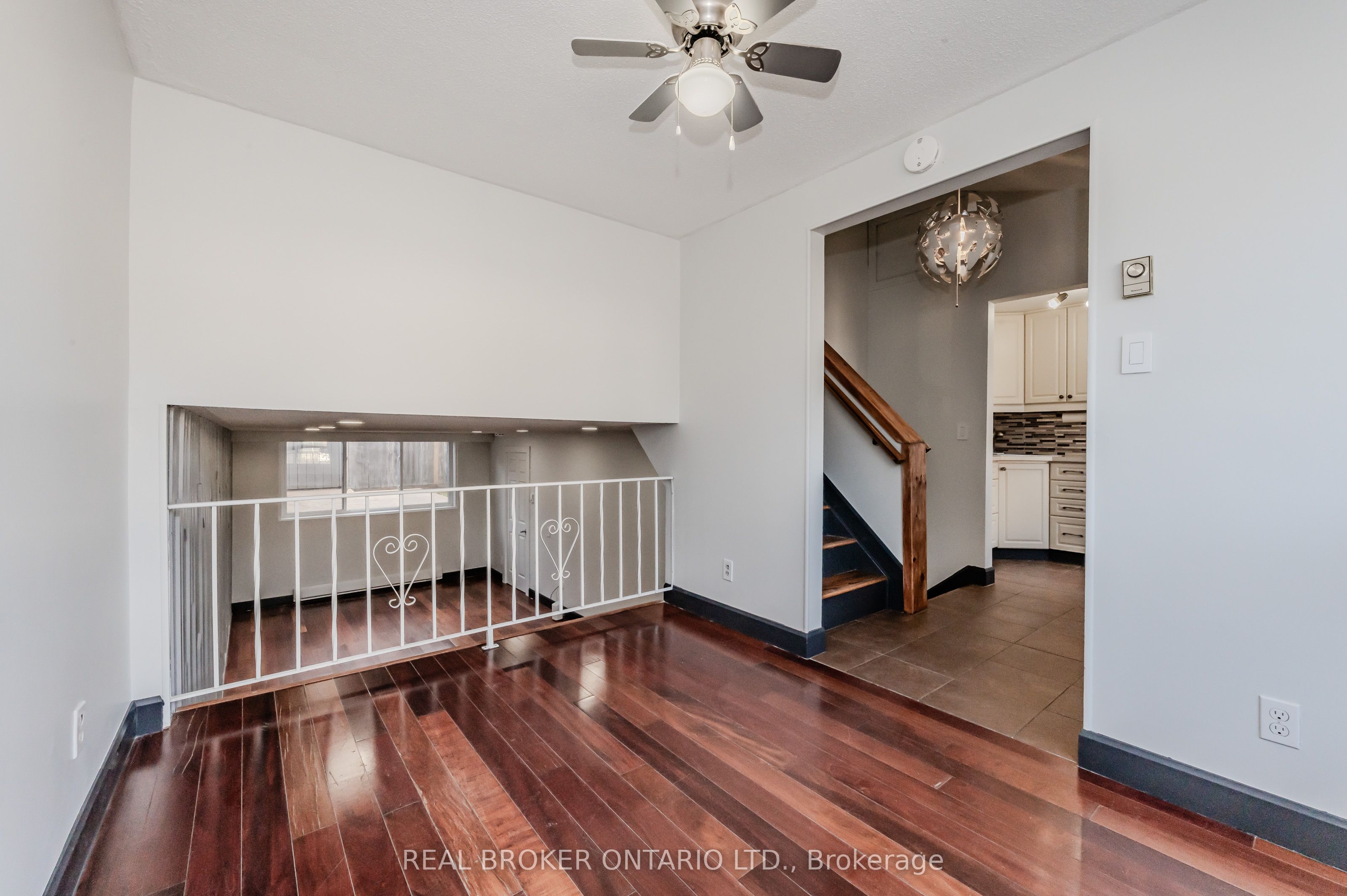 550 Parkview Crescent Property Photo 7