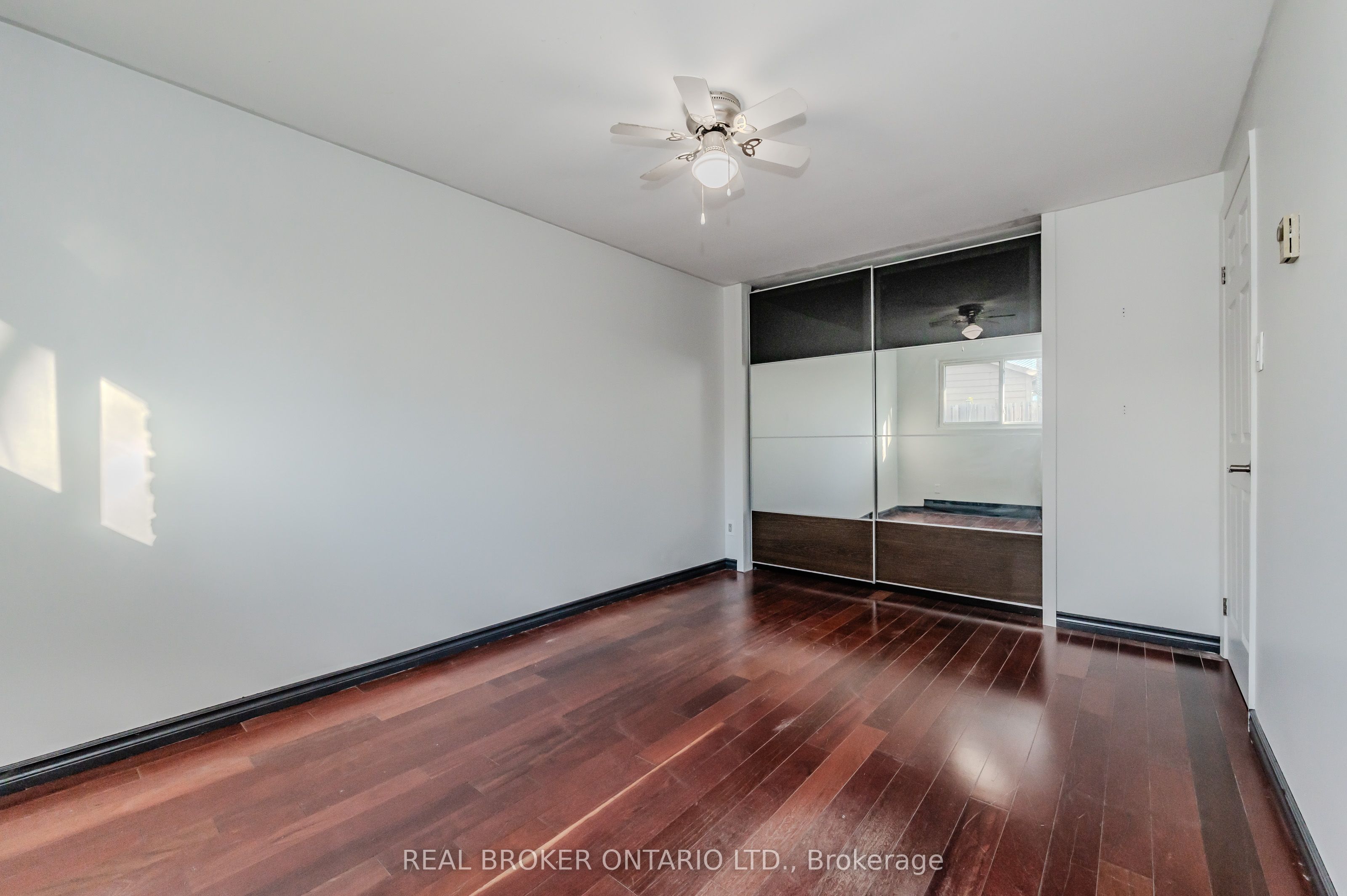 550 Parkview Crescent Property Photo 13