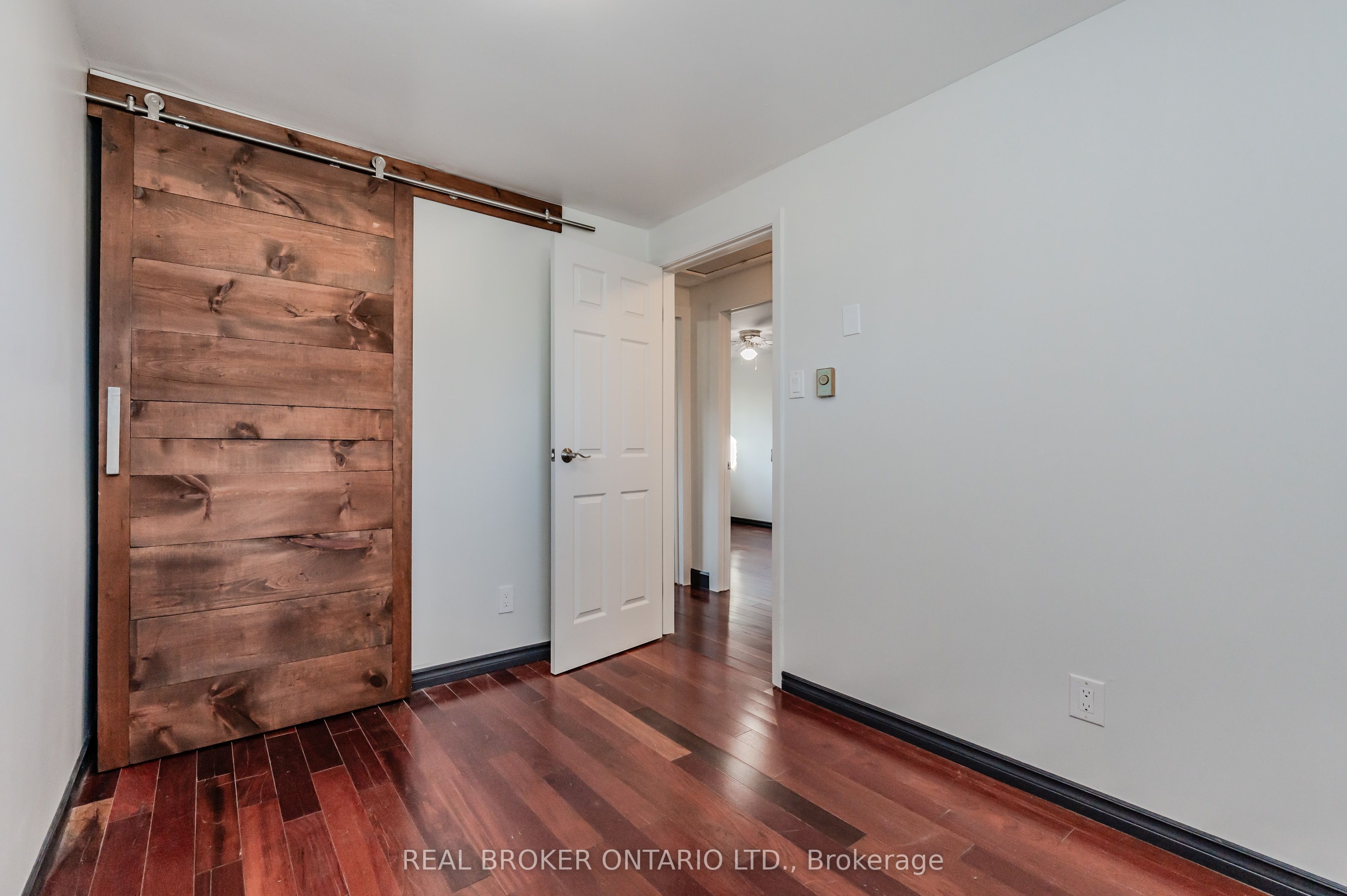550 Parkview Crescent Property Photo 16