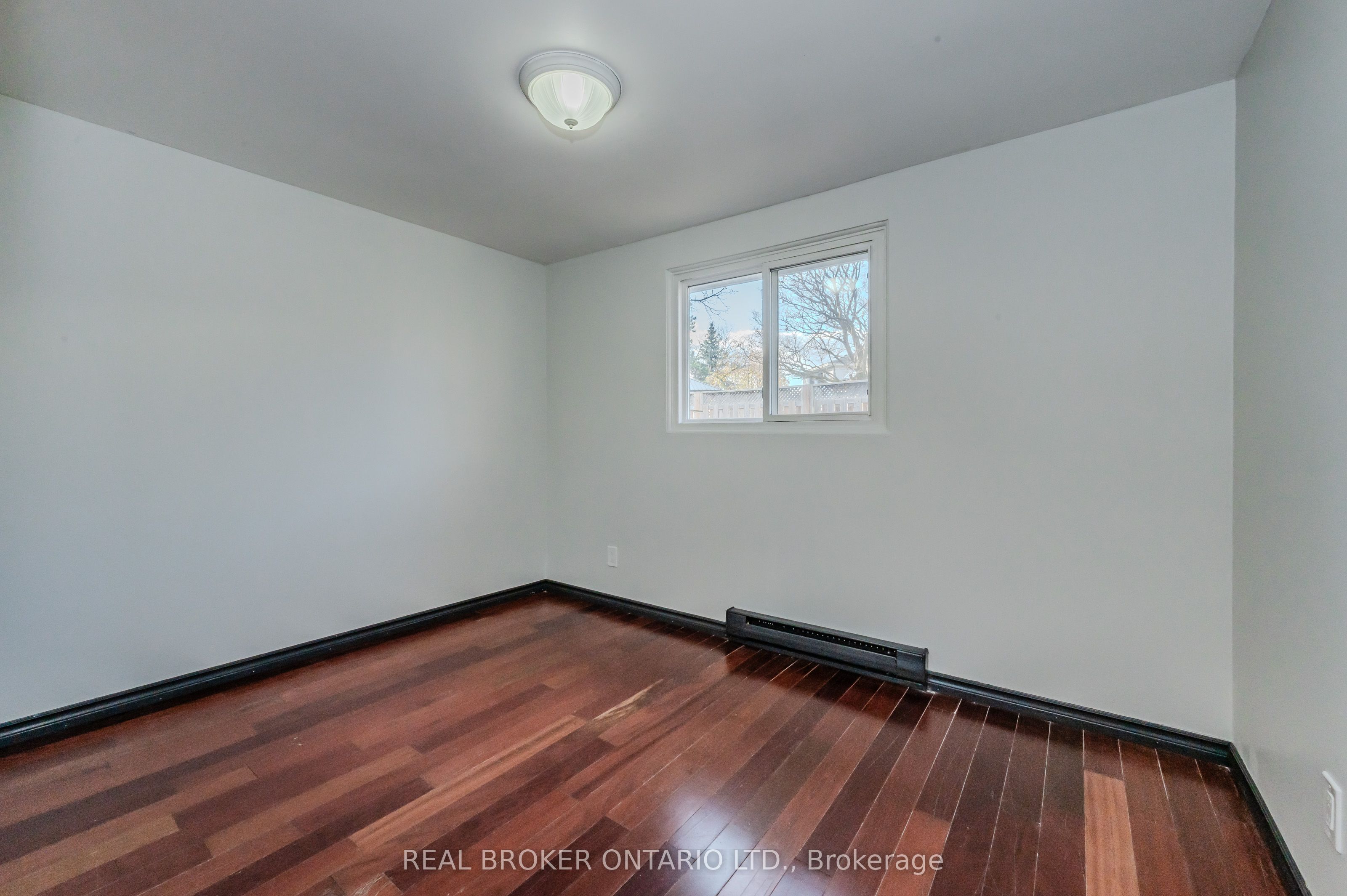 550 Parkview Crescent Property Photo 18