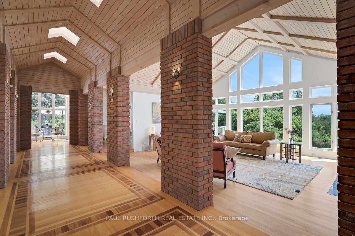 3215 Greenland Road Property Photo 5