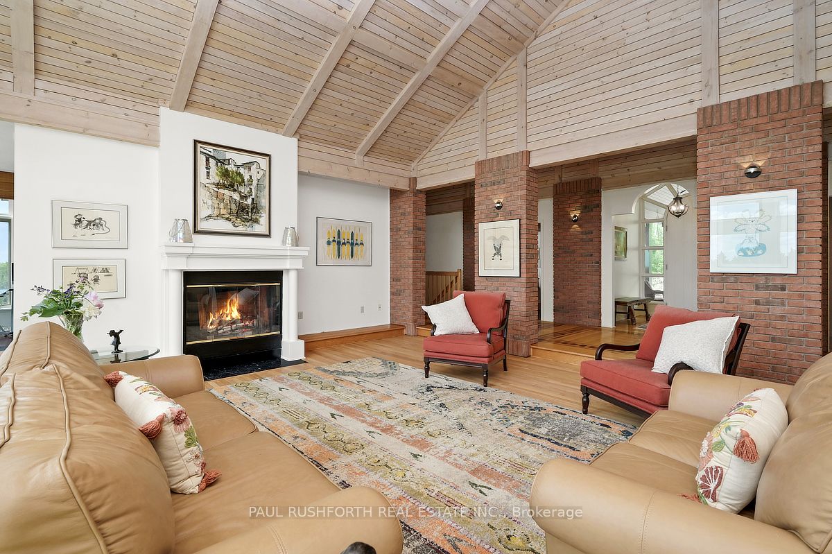 3215 Greenland Road Property Photo 9