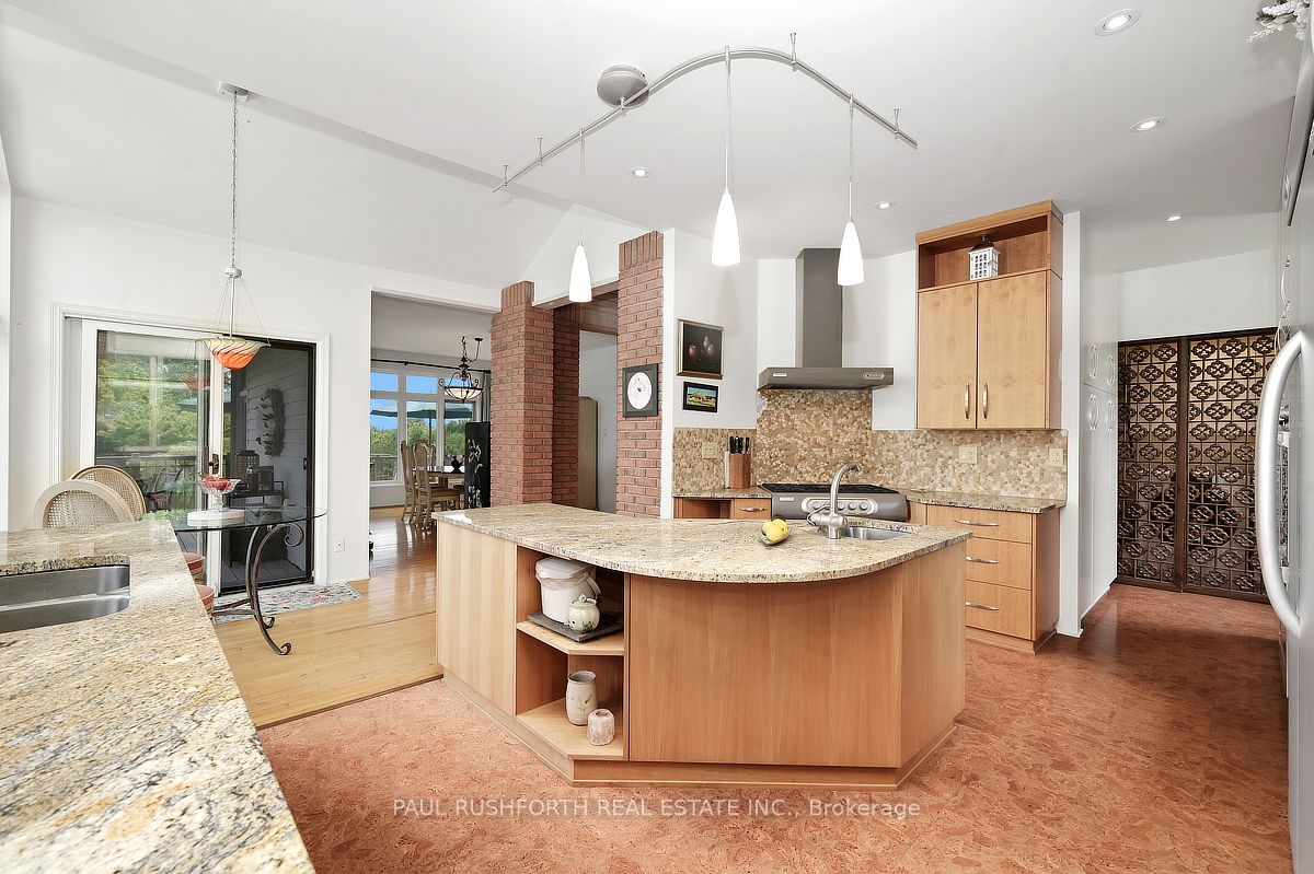 3215 Greenland Road Property Photo 13