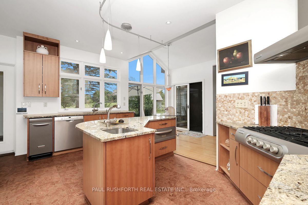 3215 Greenland Road Property Photo 14